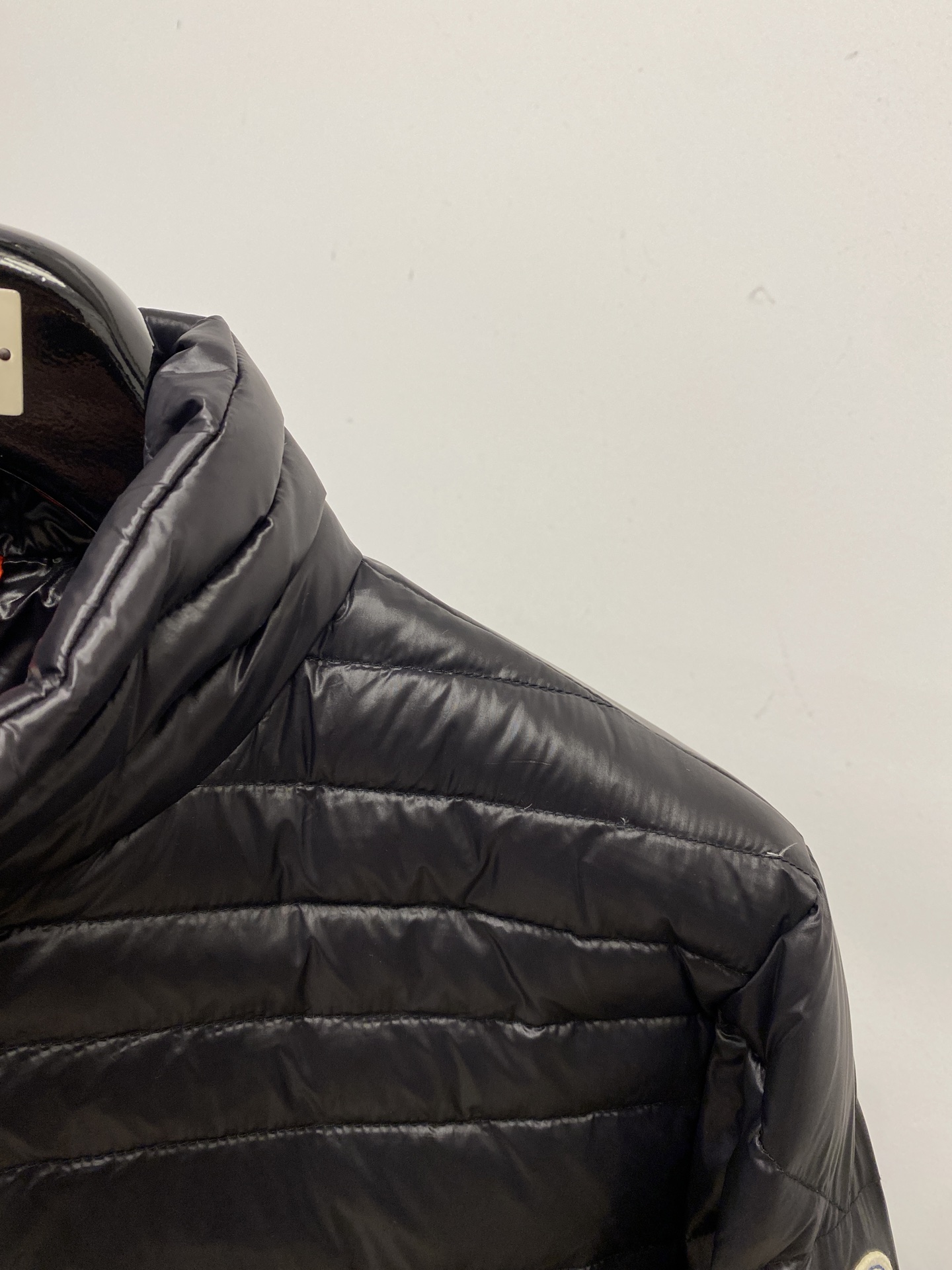 蒙口、2025最新款男士轻薄羽绒服、面料柔软舒适 ．上身版型超赞 ．拉链．辅料都是客供 、进口面料，轻便