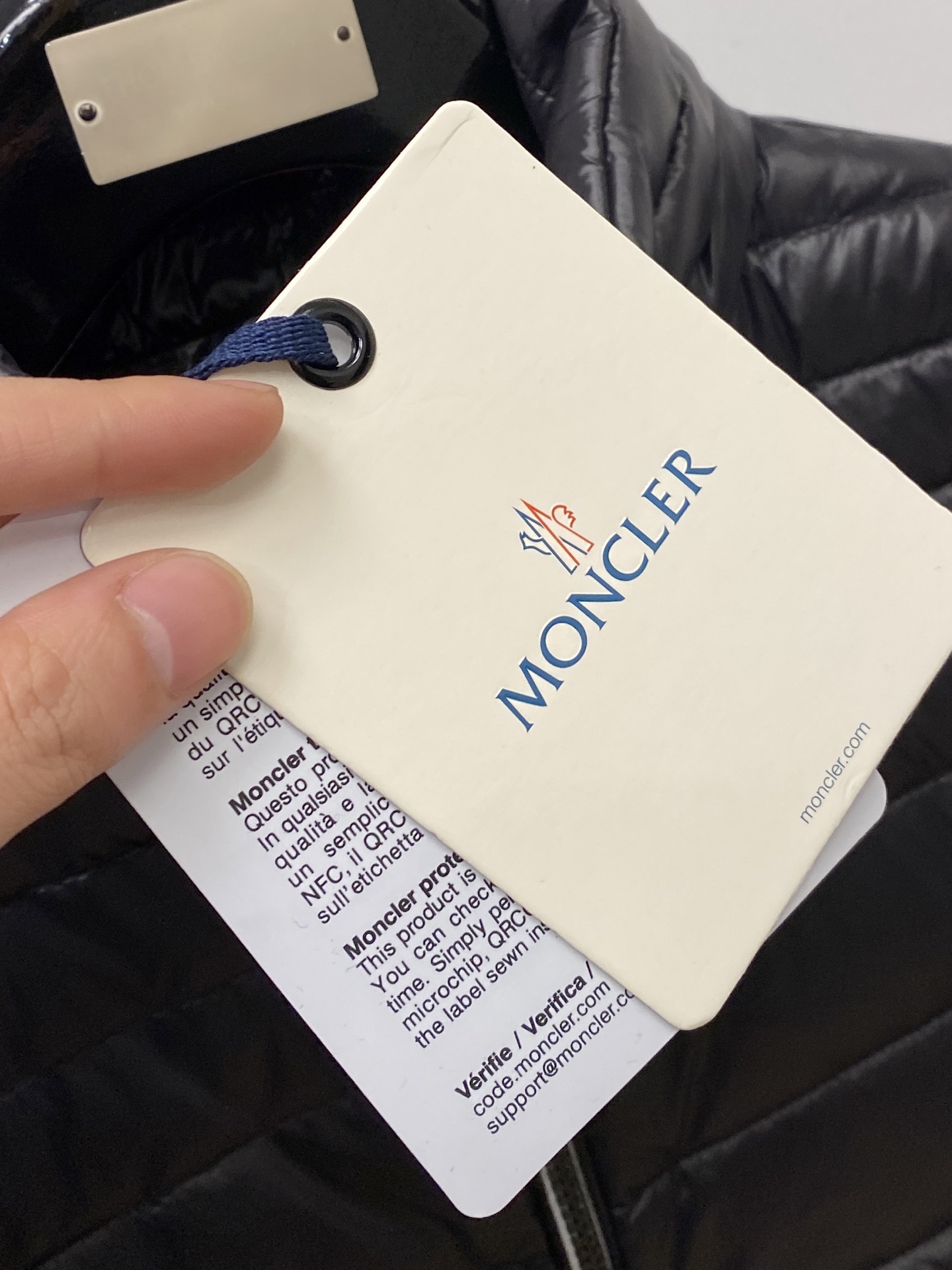 蒙口、2025最新款男士轻薄羽绒服、面料柔软舒适 ．上身版型超赞 ．拉链．辅料都是客供 、进口面料，轻便