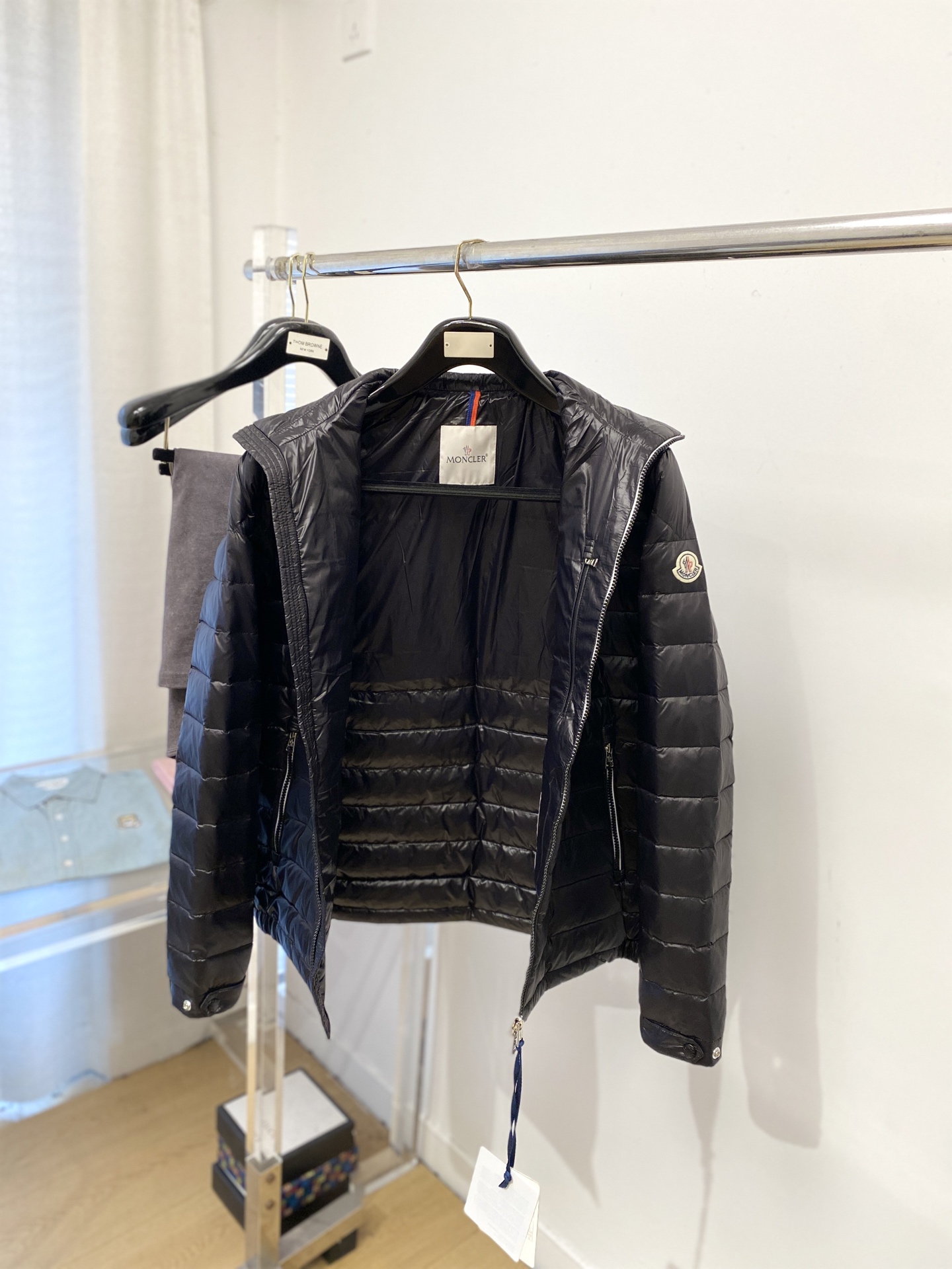 蒙口、2025最新款男士轻薄羽绒服、面料柔软舒适 ．上身版型超赞 ．拉链．辅料都是客供 、进口面料，轻便