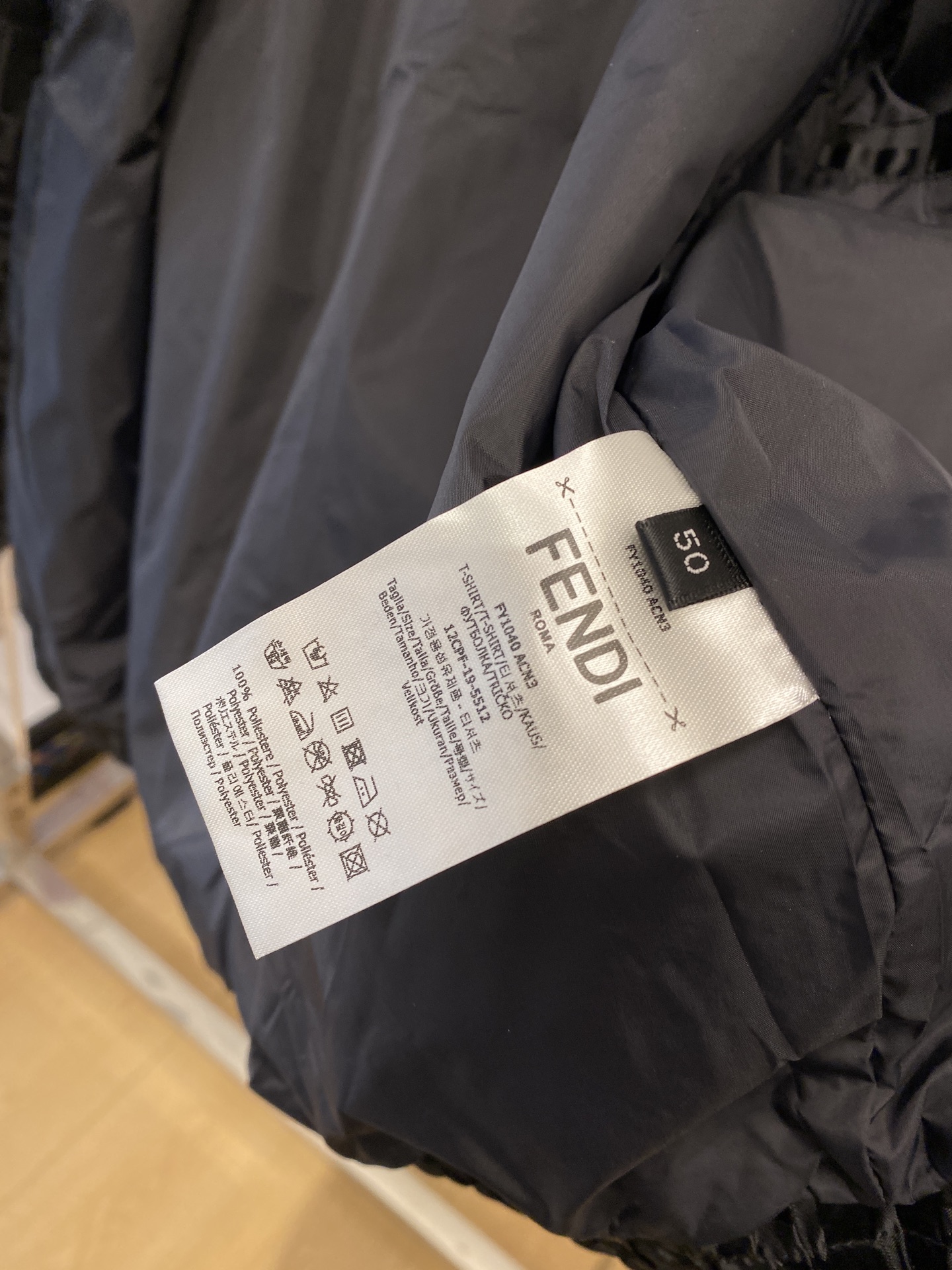 芬迪、2025新品夹克外套，时尚帅气，简约百搭款，顶级数码定位定织字母logo，定制原版面料，不仅挺括，