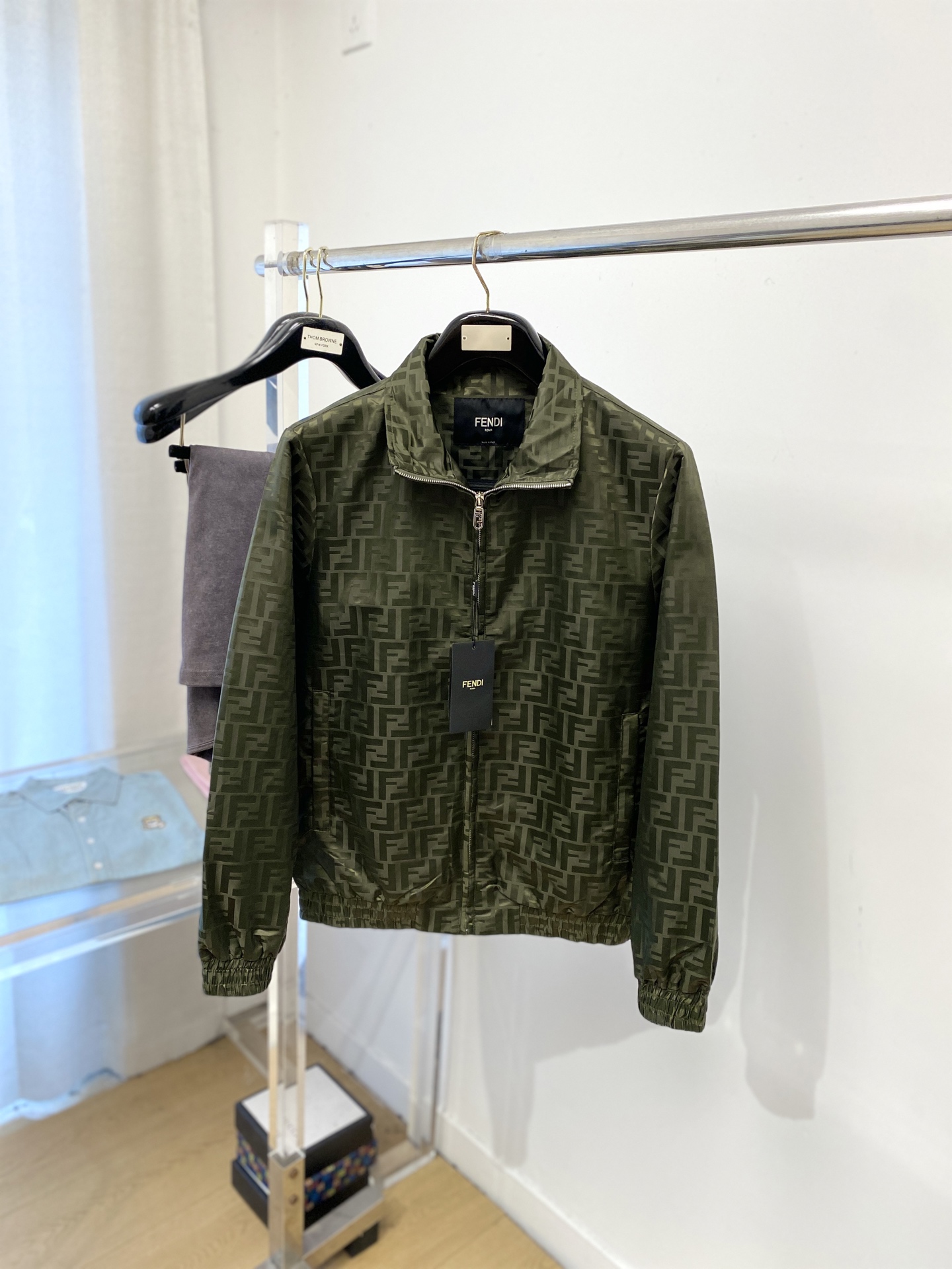 芬迪、2025新品夹克外套，时尚帅气，简约百搭款，顶级数码定位定织字母logo，定制原版面料，不仅挺括，