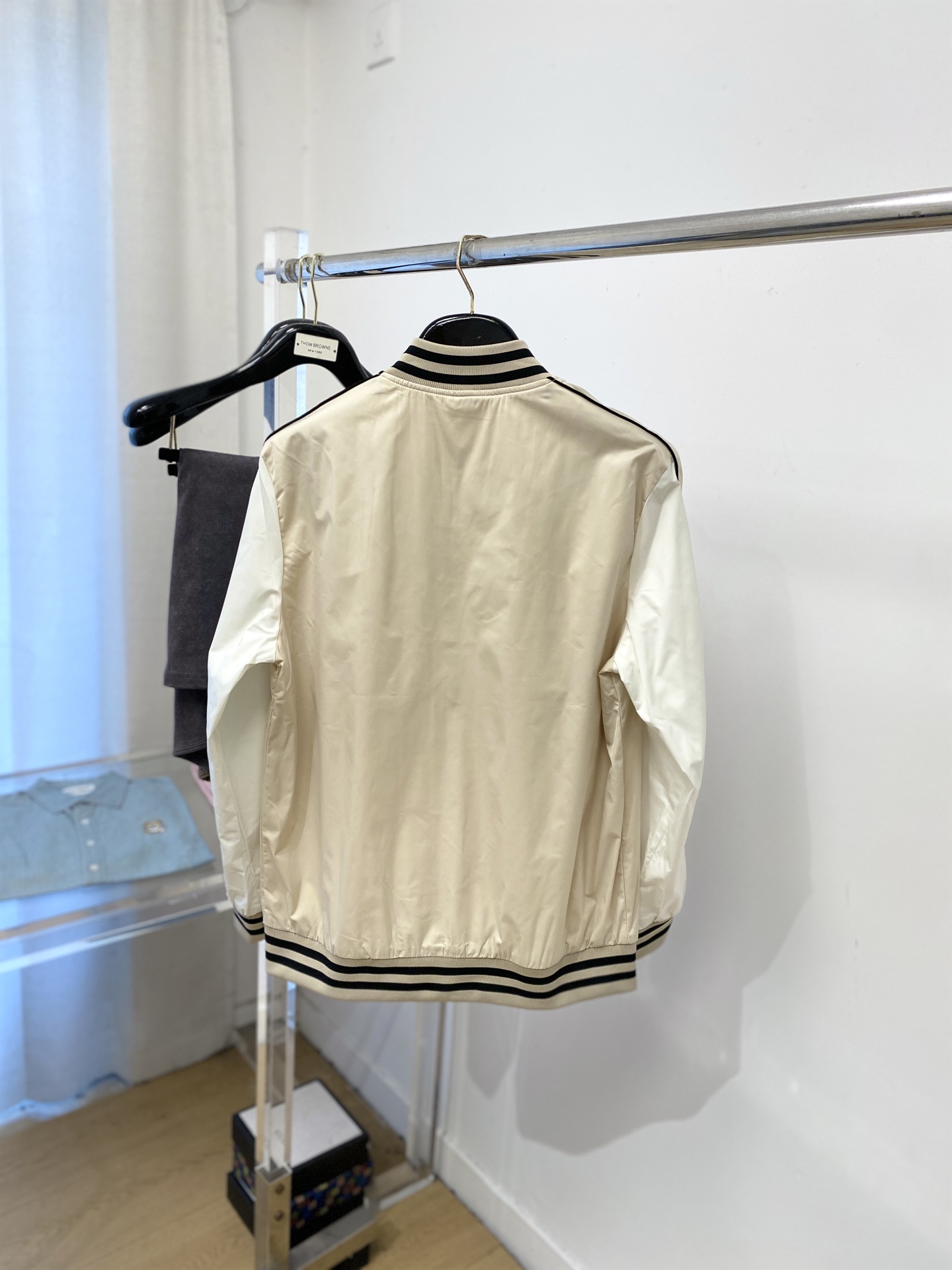 蒙口、2025新品夹克外套，时尚帅气，简约百搭款，袖口刺绣装饰图案logo，定制原版面料，不仅挺括，保持