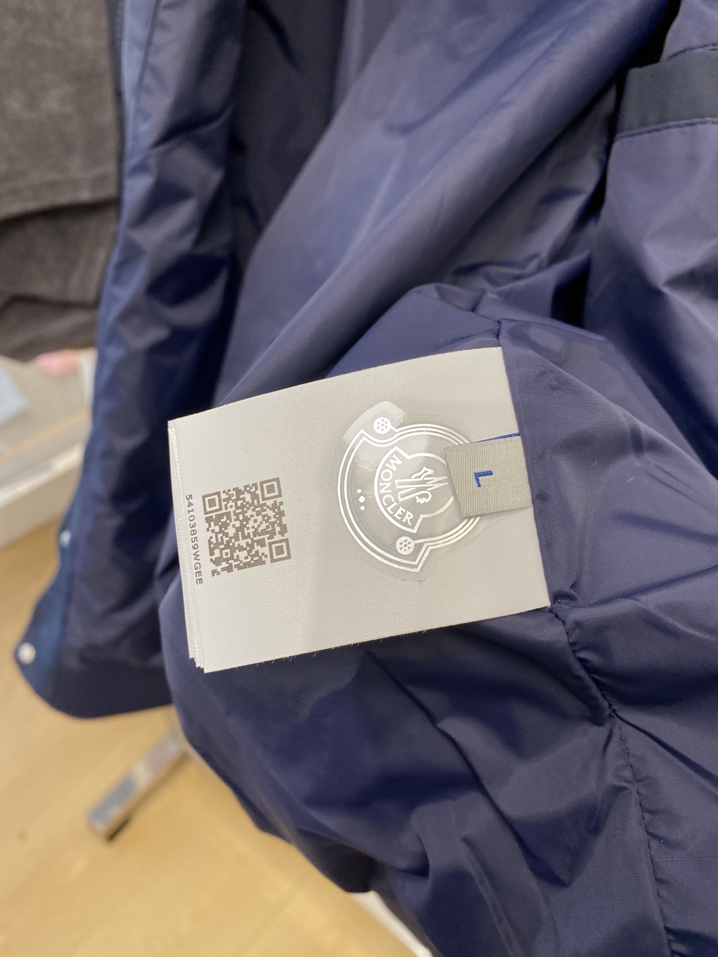 蒙口、2025新品夹克外套，时尚帅气，简约百搭款，袖口刺绣装饰图案logo，定制原版面料，不仅挺括，保持