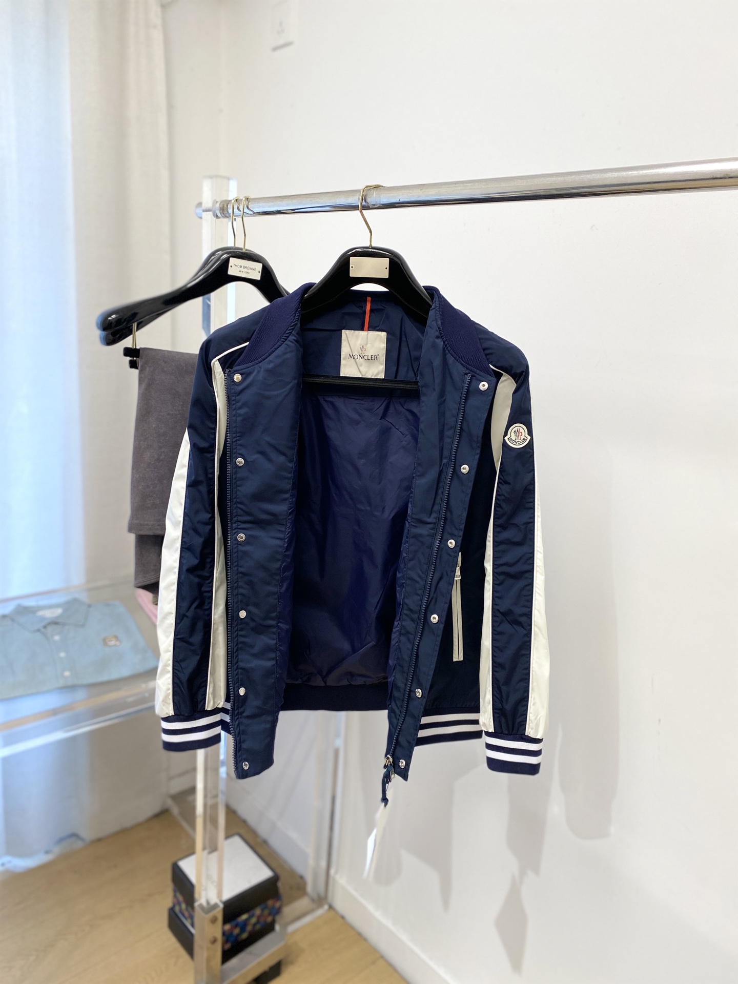 蒙口、2025新品夹克外套，时尚帅气，简约百搭款，袖口刺绣装饰图案logo，定制原版面料，不仅挺括，保持