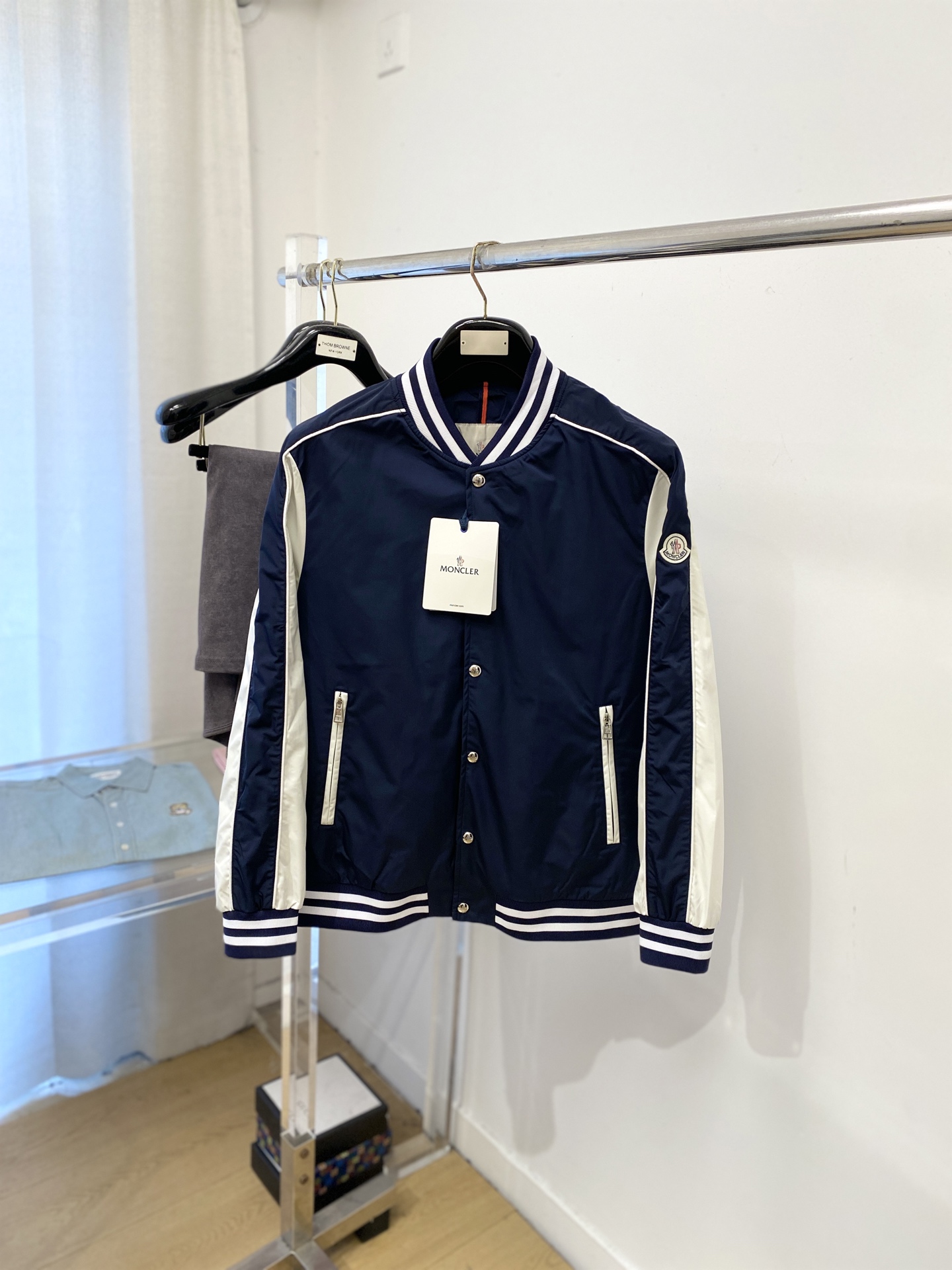 蒙口、2025新品夹克外套，时尚帅气，简约百搭款，袖口刺绣装饰图案logo，定制原版面料，不仅挺括，保持