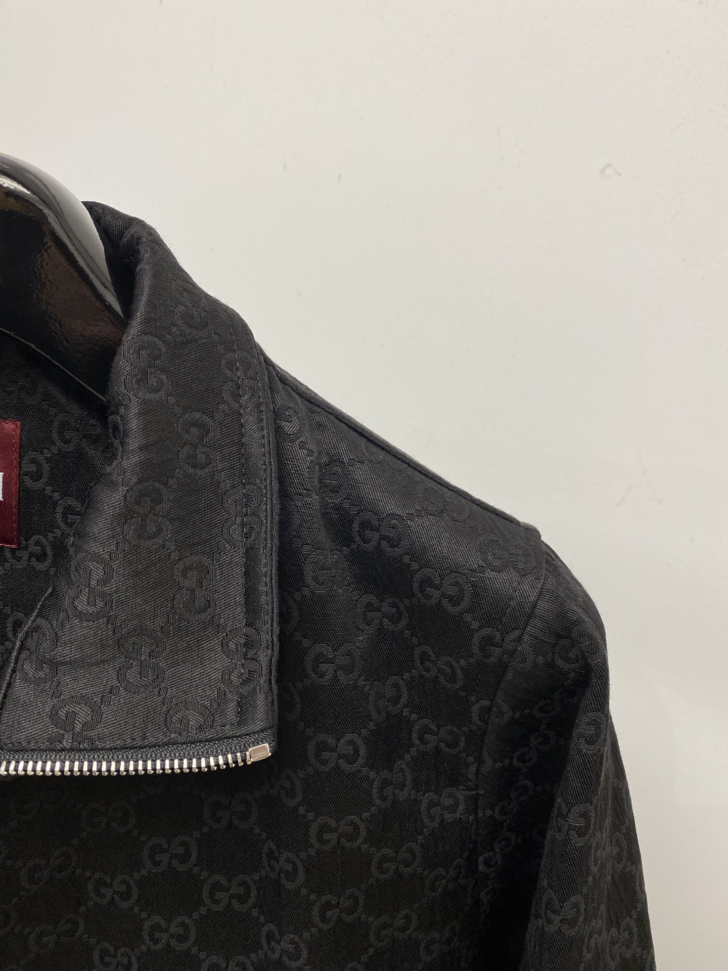 古奇、2025新品夹克外套，时尚帅气，简约百搭款，顶级数码定位定织字母logo，定制原版面料，不仅挺括，