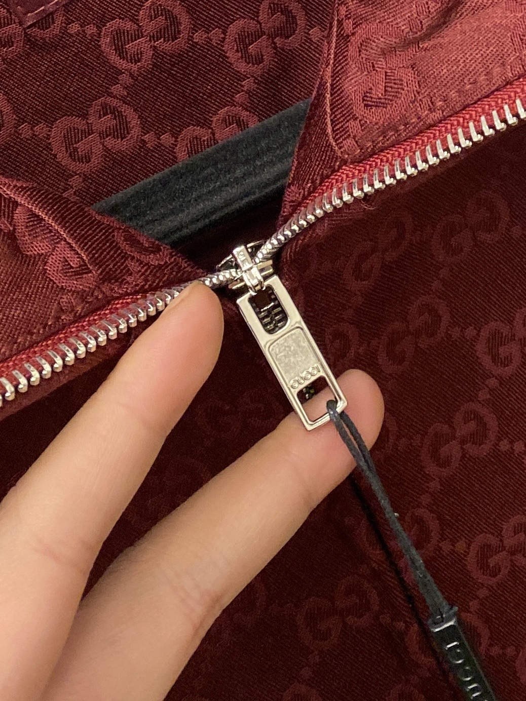 古奇、2025新品夹克外套，时尚帅气，简约百搭款，顶级数码定位定织字母logo，定制原版面料，不仅挺括，