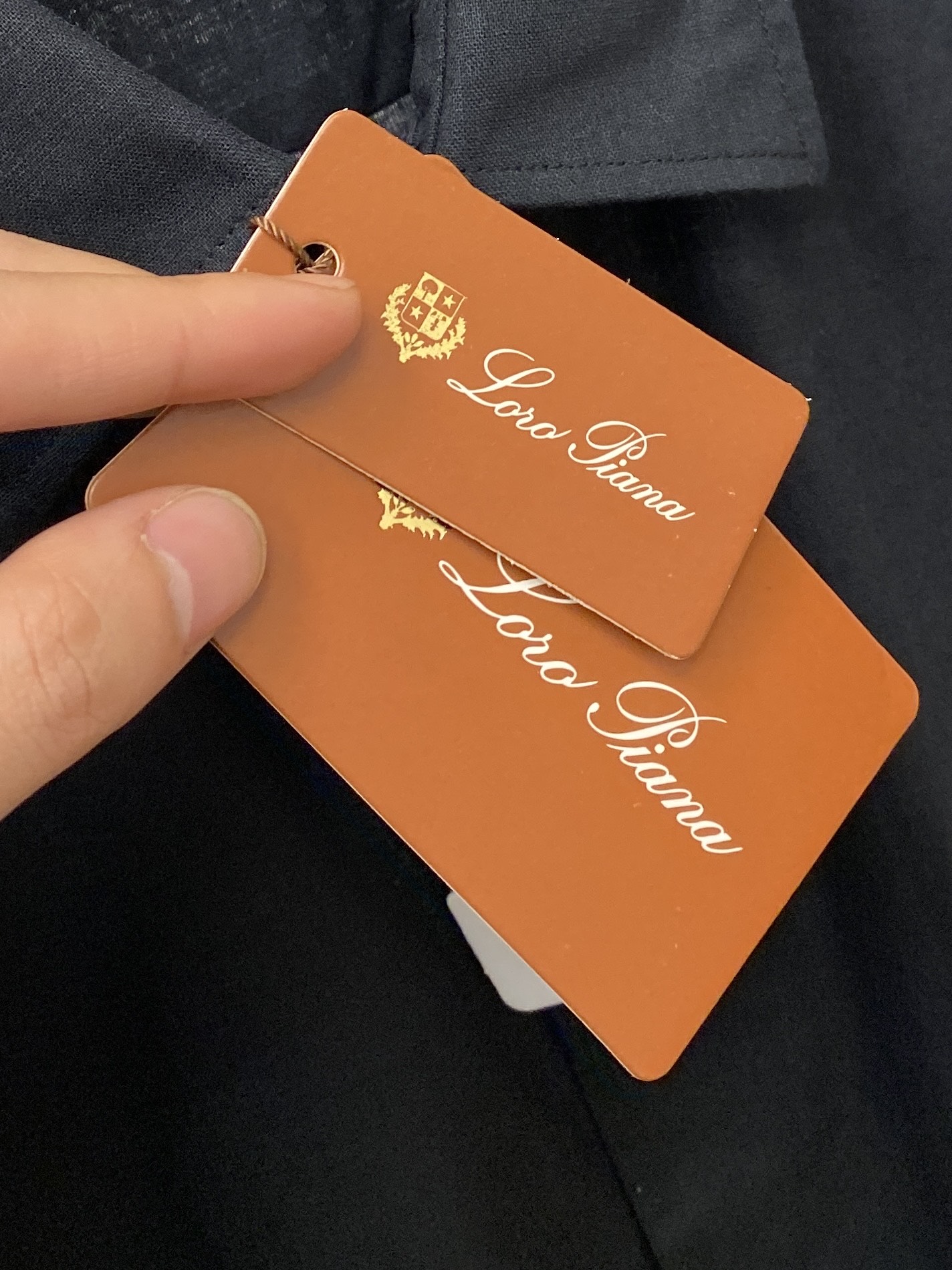 lP🆕、2025新品衬衫，时尚帅气，简约百搭款，定制原版面料，不仅挺括，保持潮流的廓形，又穿着舒适，纱织