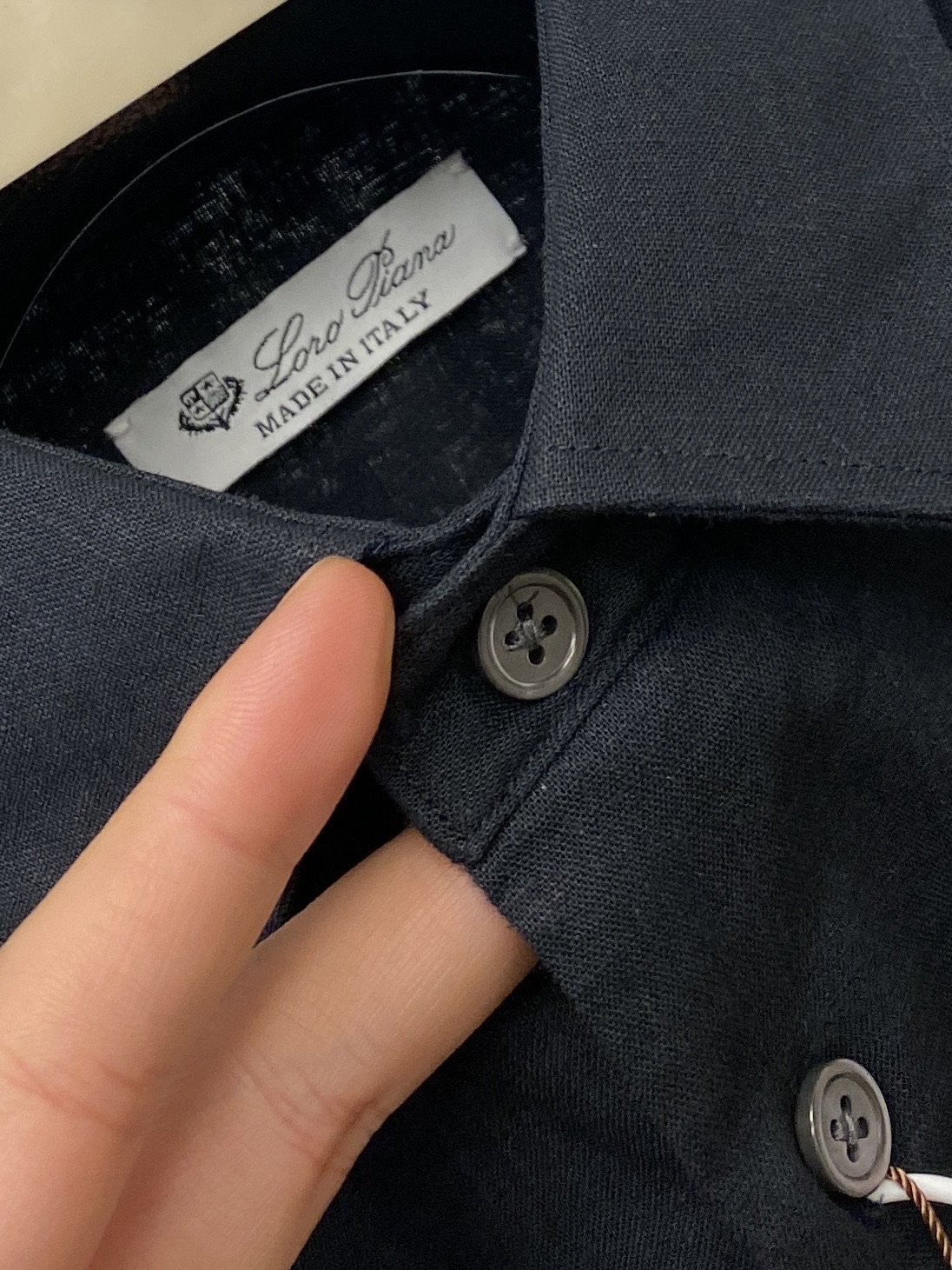 lP🆕、2025新品衬衫，时尚帅气，简约百搭款，定制原版面料，不仅挺括，保持潮流的廓形，又穿着舒适，纱织