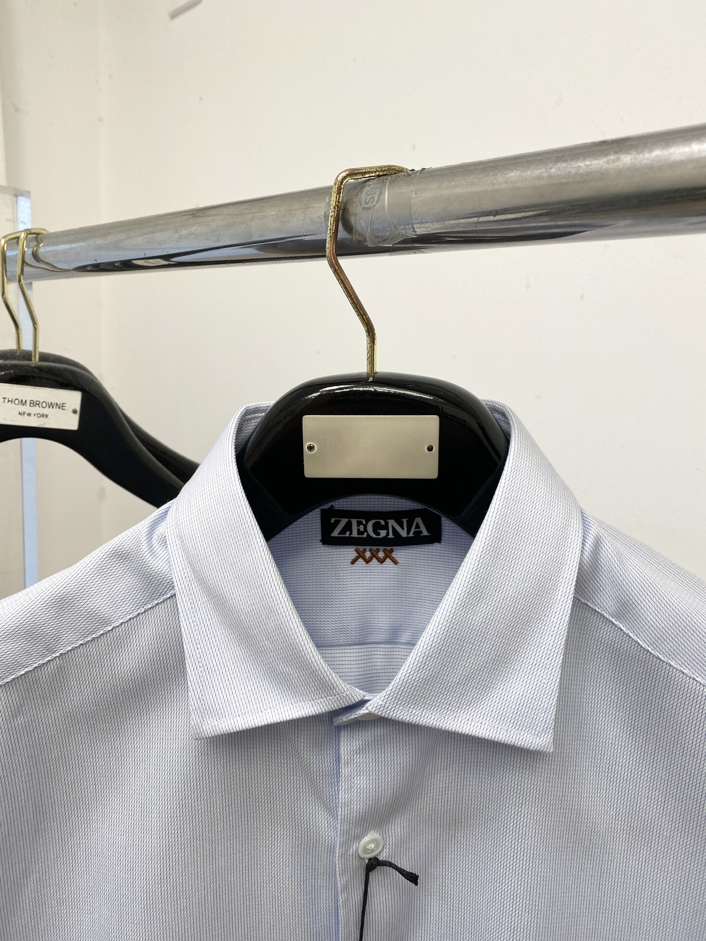 杰尼亚、2025新品衬衫，时尚帅气，简约百搭款，定制原版面料，不仅挺括，保持潮流的廓形，又穿着舒适，纱织