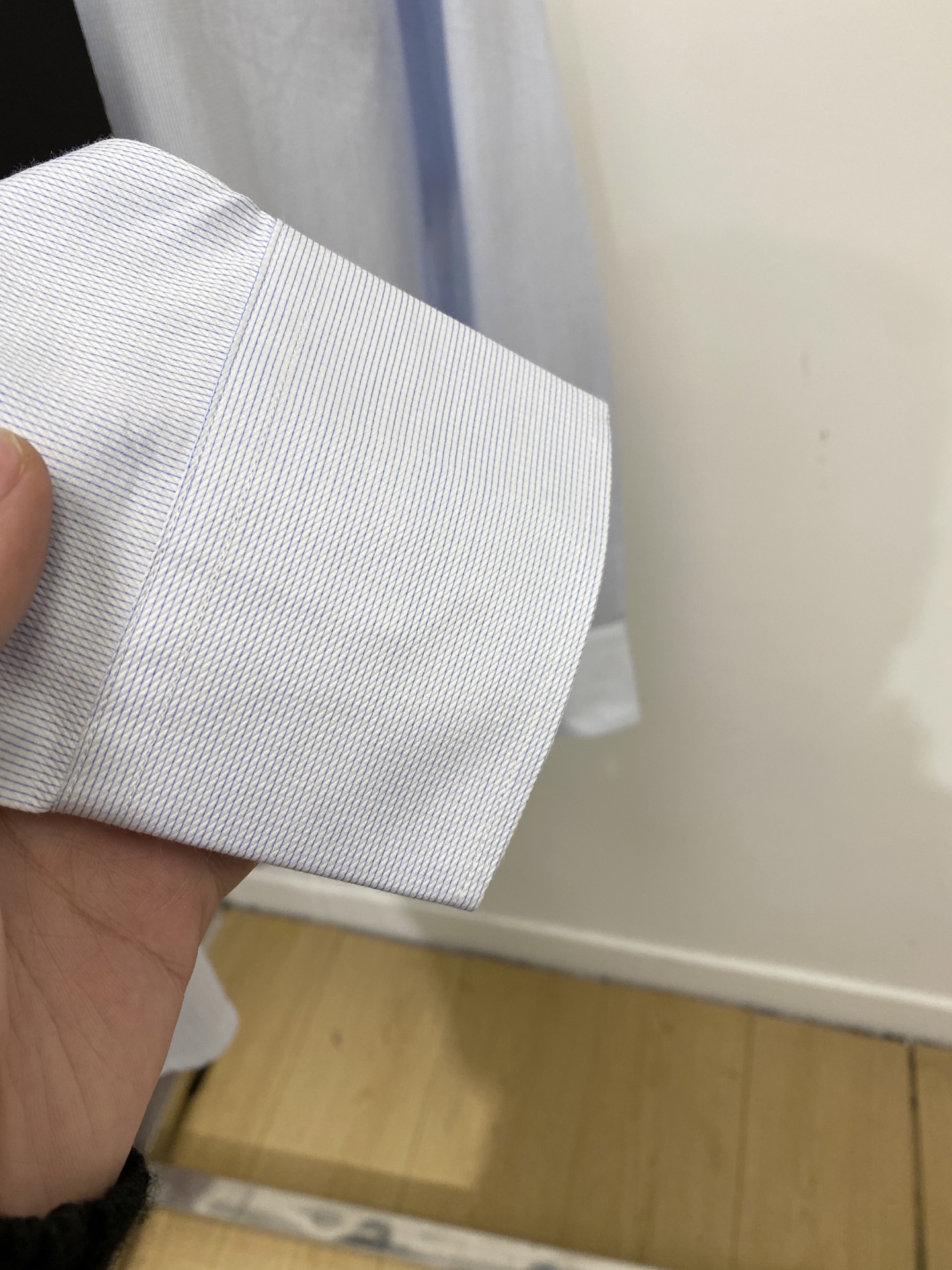 杰尼亚、2025新品衬衫，时尚帅气，简约百搭款，定制原版面料，不仅挺括，保持潮流的廓形，又穿着舒适，纱织