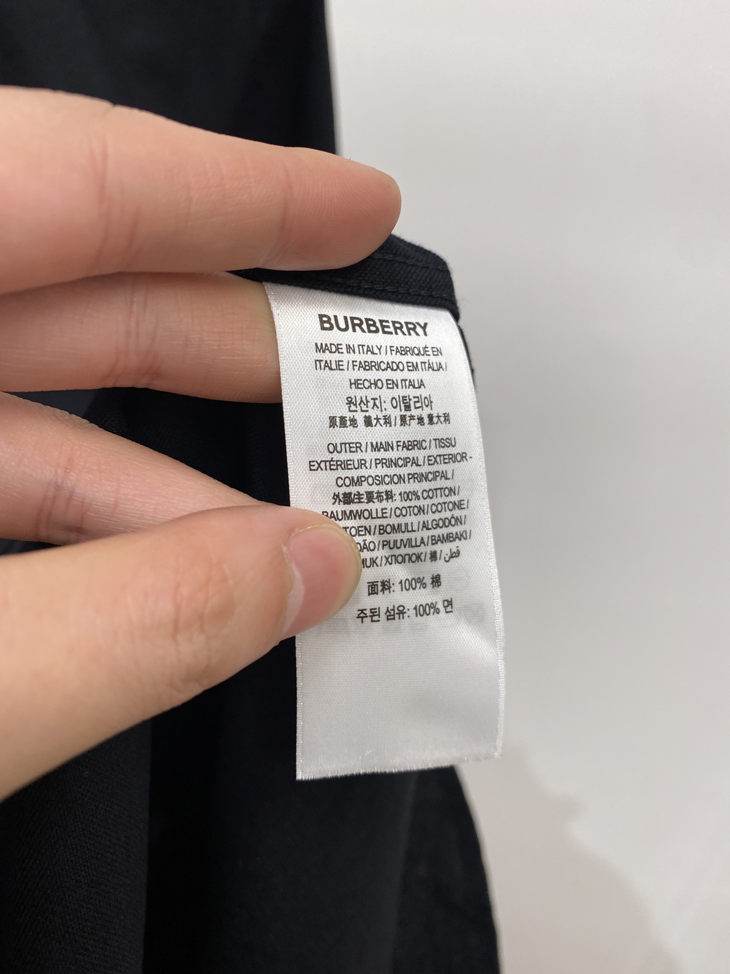 巴宝莉、2025新品衬衫，时尚帅气，简约百搭款，定制原版面料，不仅挺括，保持潮流的廓形，又穿着舒适，纱织