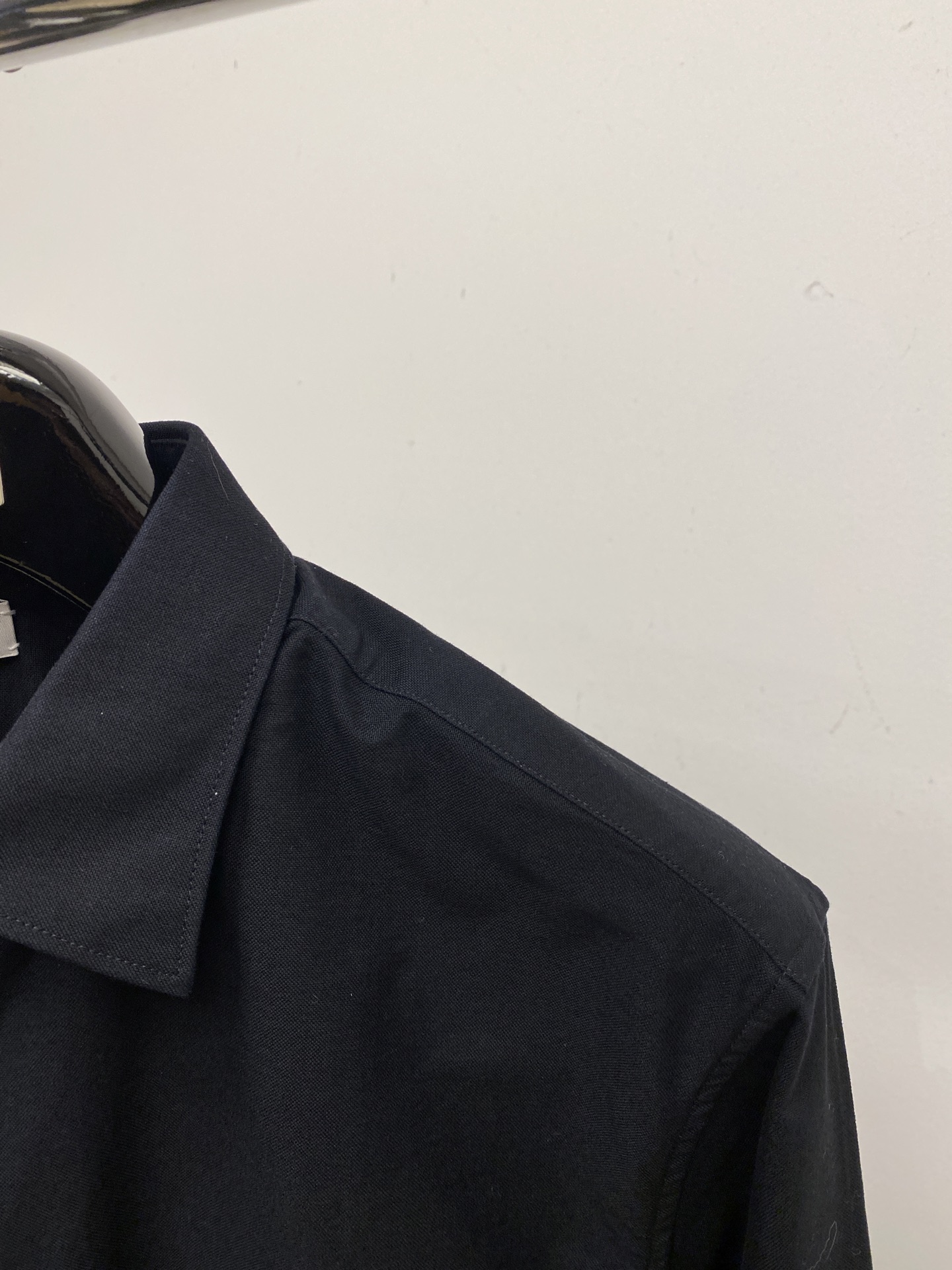 巴宝莉、2025新品衬衫，时尚帅气，简约百搭款，定制原版面料，不仅挺括，保持潮流的廓形，又穿着舒适，纱织