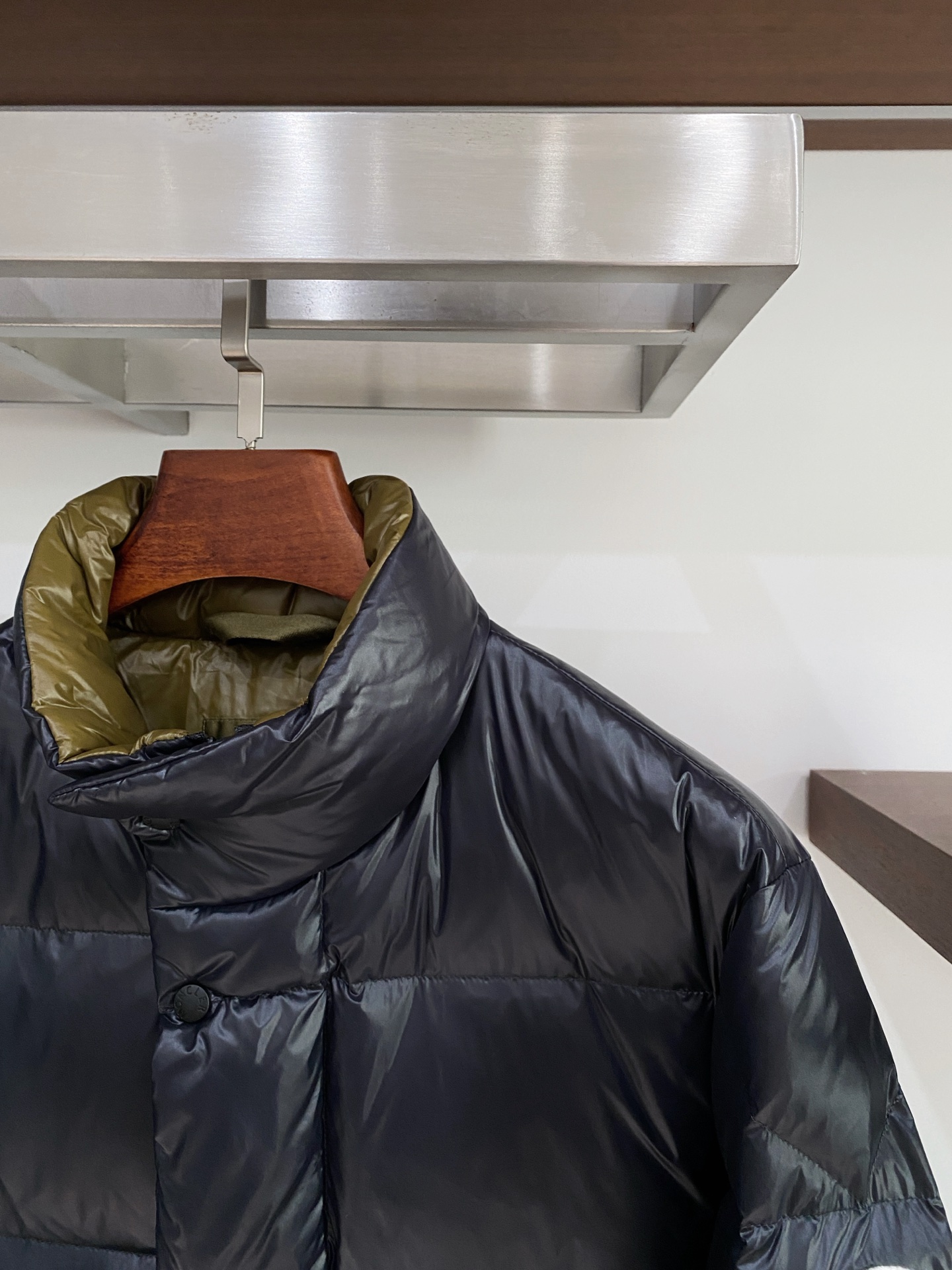 蒙口、2025最新款男士轻薄羽绒服、面料柔软舒适 ．上身版型超赞 ．拉链．辅料都是客供 、进口面料，轻便