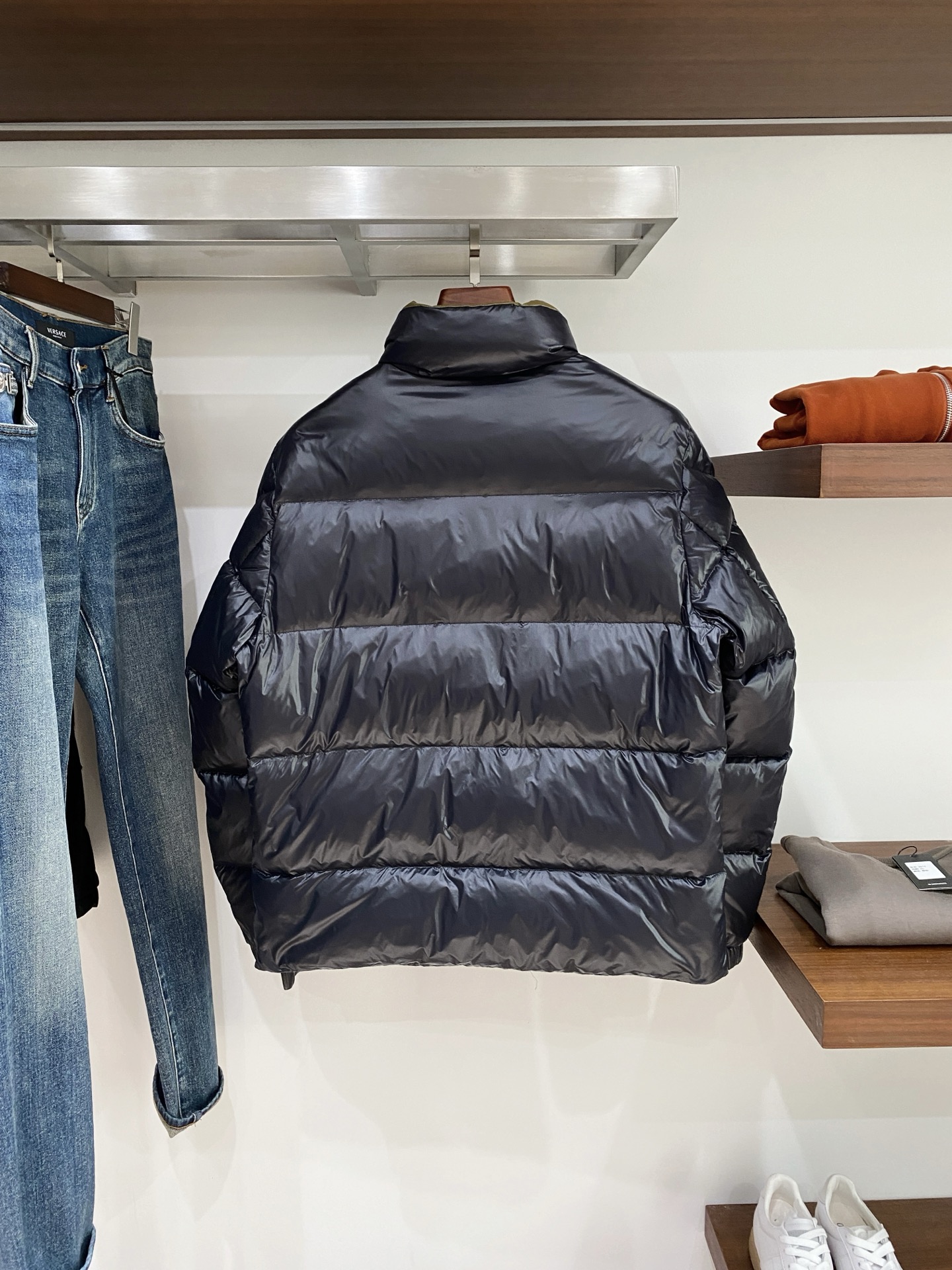 蒙口、2025最新款男士轻薄羽绒服、面料柔软舒适 ．上身版型超赞 ．拉链．辅料都是客供 、进口面料，轻便