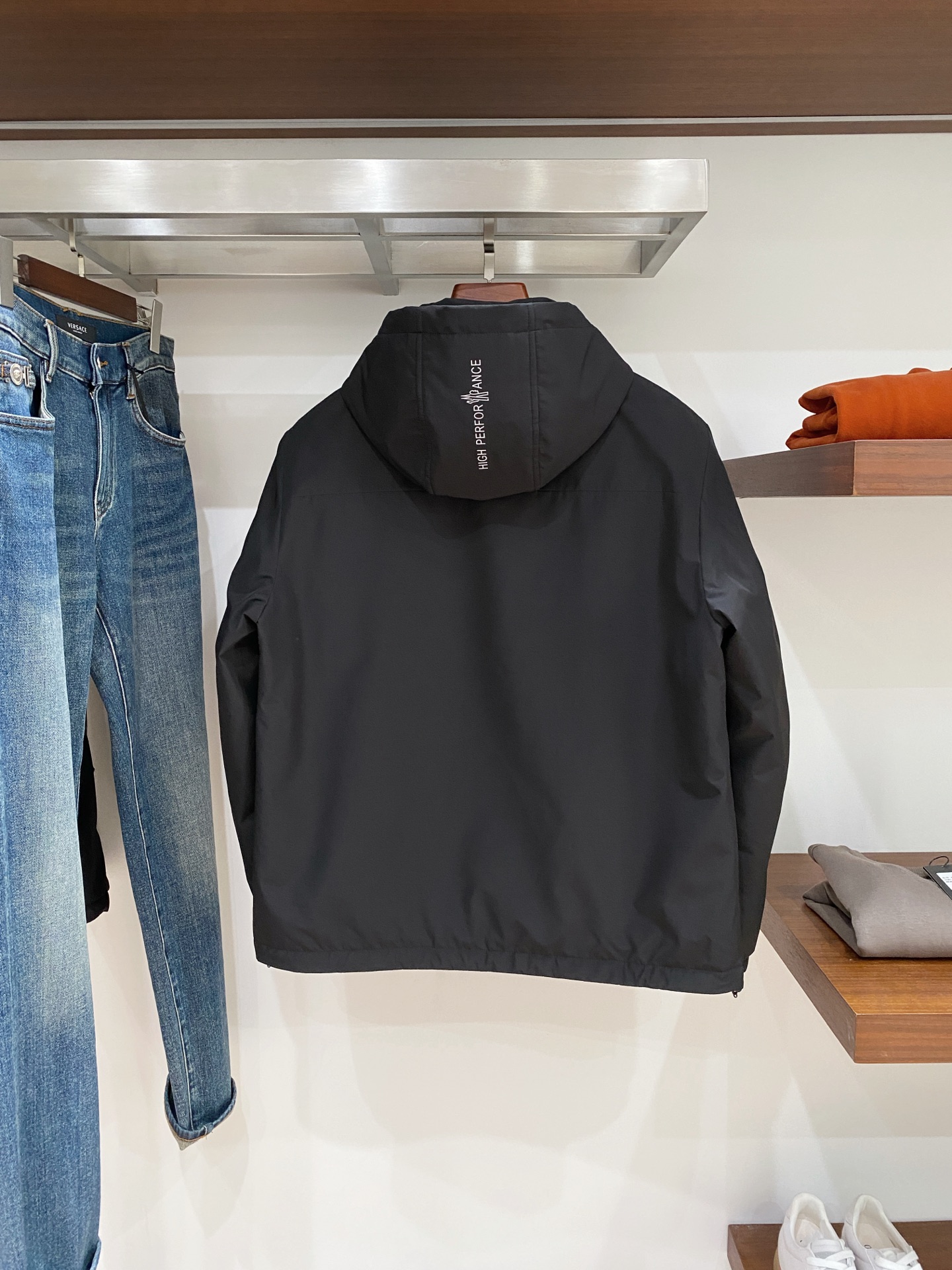 蒙口、2025最新款男士轻薄羽绒夹克、面料柔软舒适 ．上身版型超赞 ．拉链．辅料都是客供 、进口面料，轻