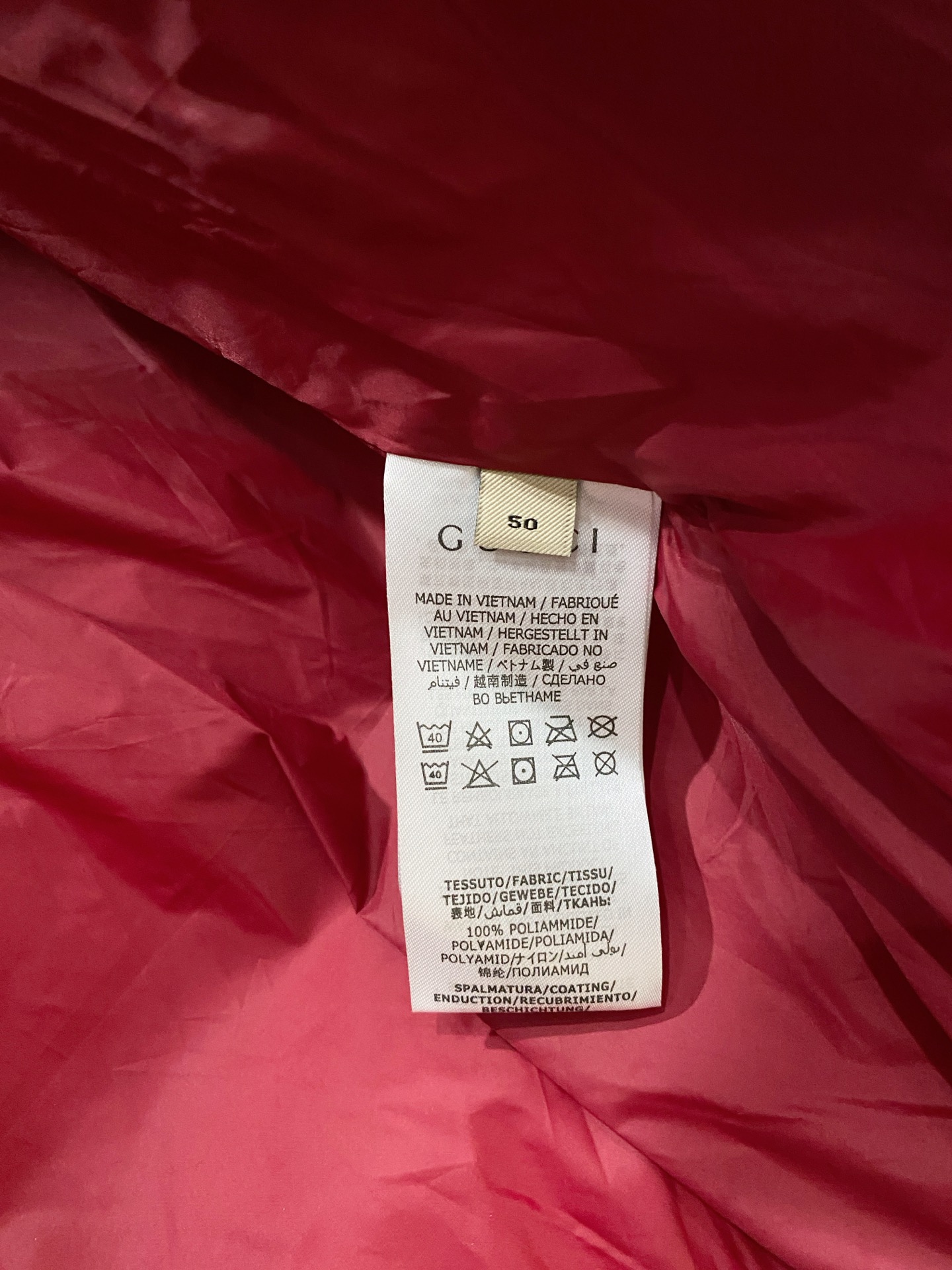 古奇、2025最新款男士轻薄羽绒服、面料柔软舒适 ．上身版型超赞 ．拉链．辅料都是客供 、进口面料，轻便