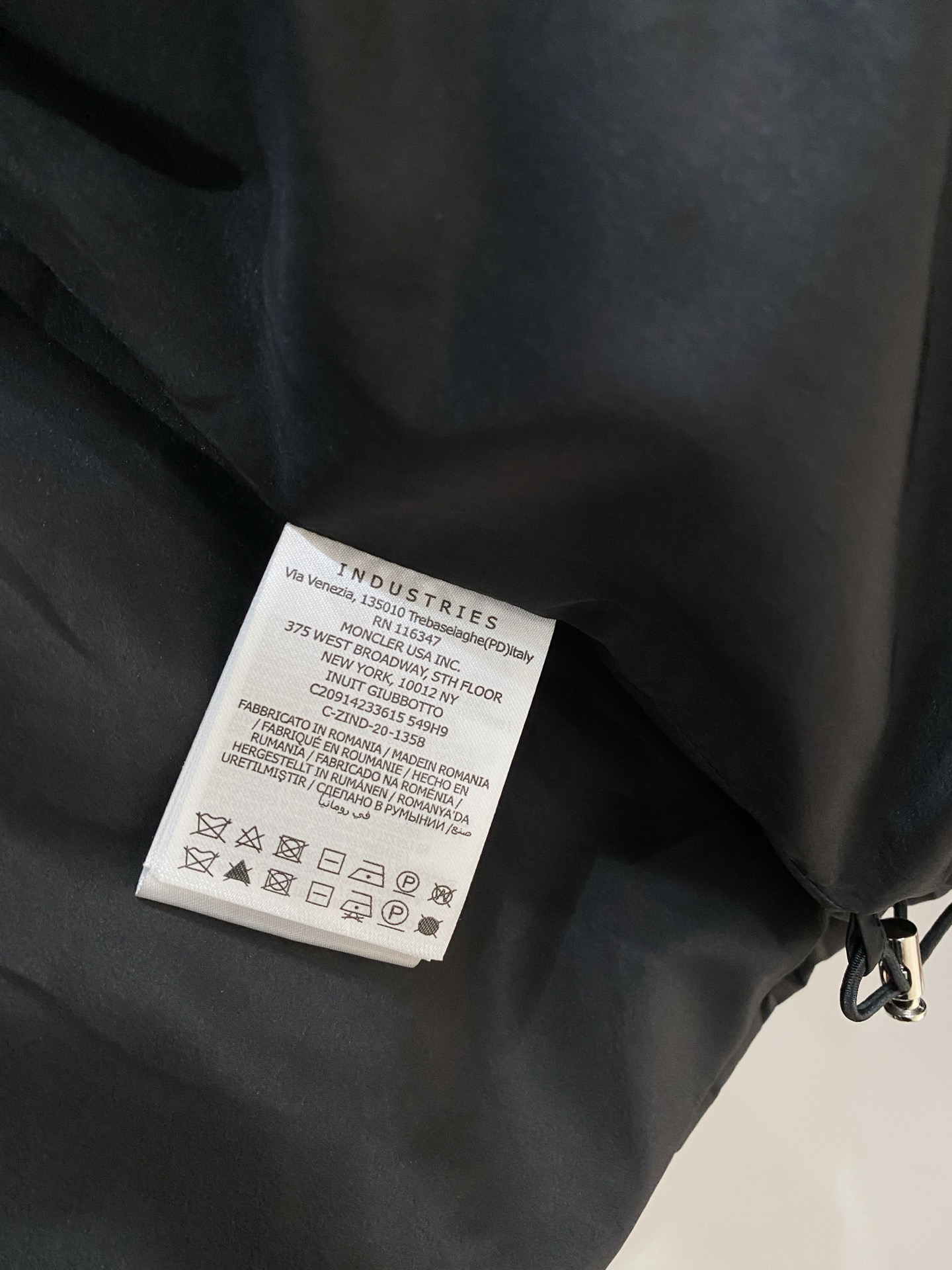 蒙口、 2025新品夹克外套，时尚帅气，简约百搭款，袖口刺绣装饰图案logo，定制原版面料，不仅挺括，保