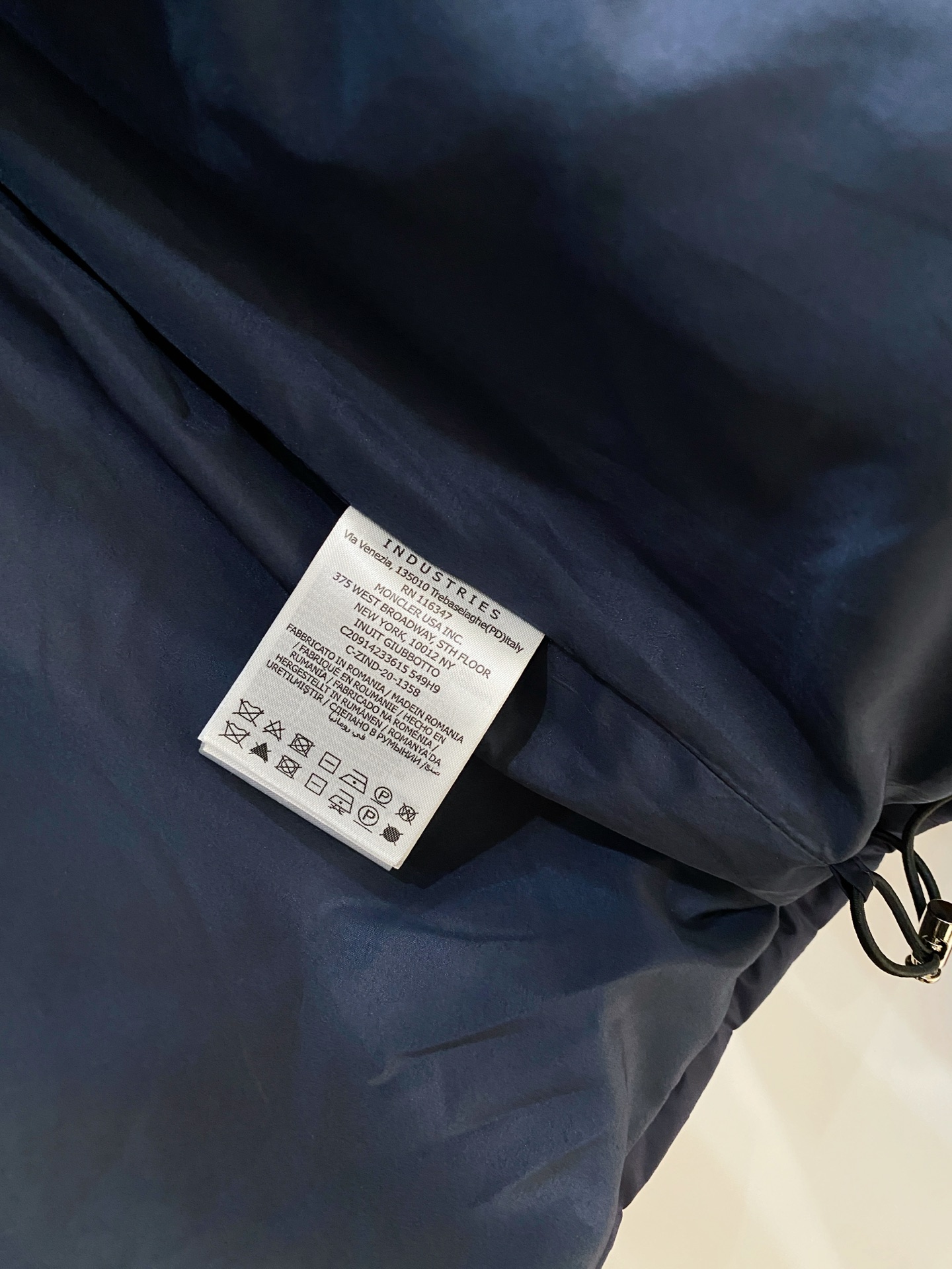 蒙口、 2025新品夹克外套，时尚帅气，简约百搭款，袖口刺绣装饰图案logo，定制原版面料，不仅挺括，保