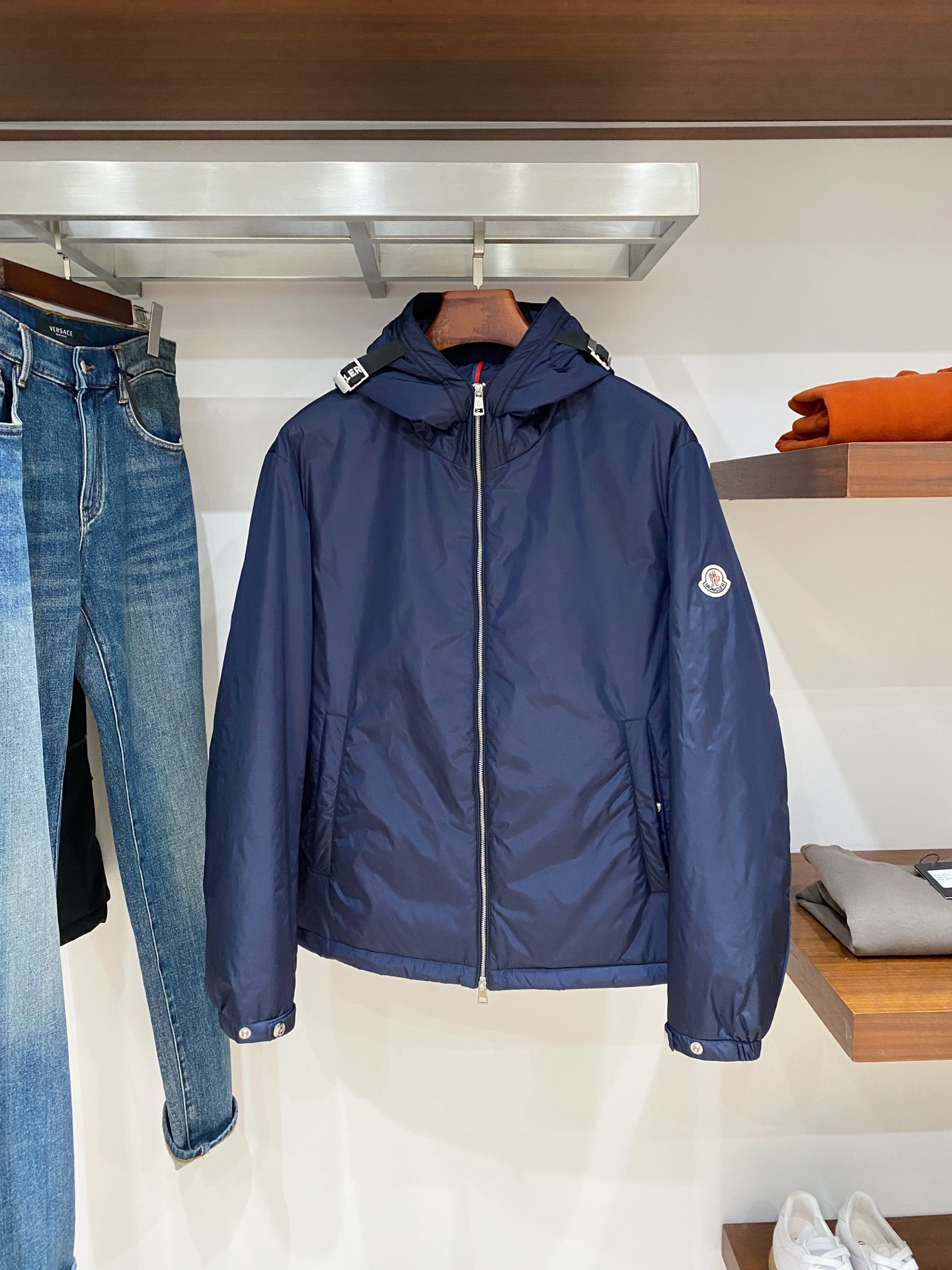 蒙口、 2025新品夹克外套，时尚帅气，简约百搭款，袖口刺绣装饰图案logo，定制原版面料，不仅挺括，保