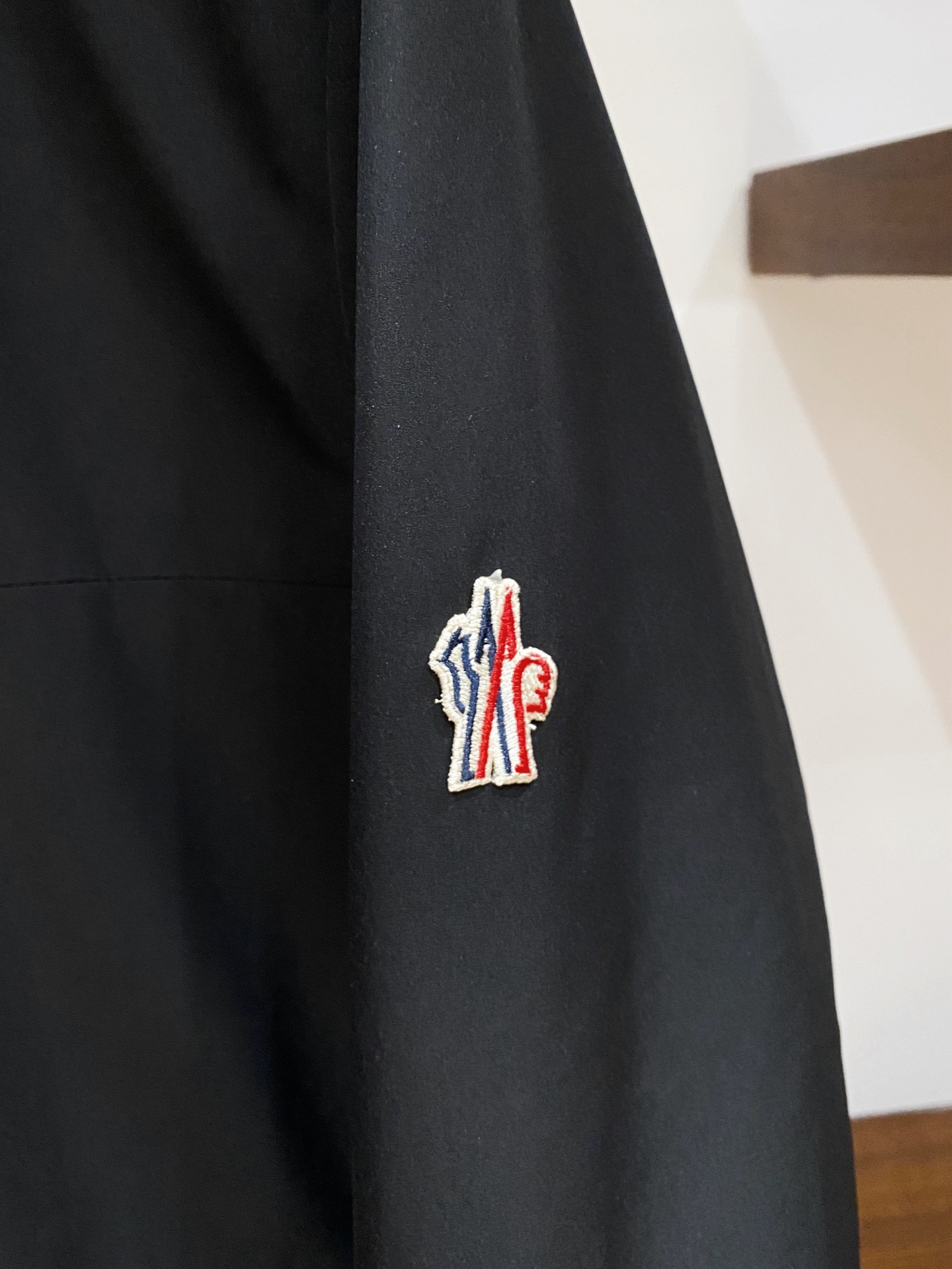 蒙口、2025最新款男士轻薄羽绒夹克、面料柔软舒适 ．上身版型超赞 ．拉链．辅料都是客供 、进口面料，轻