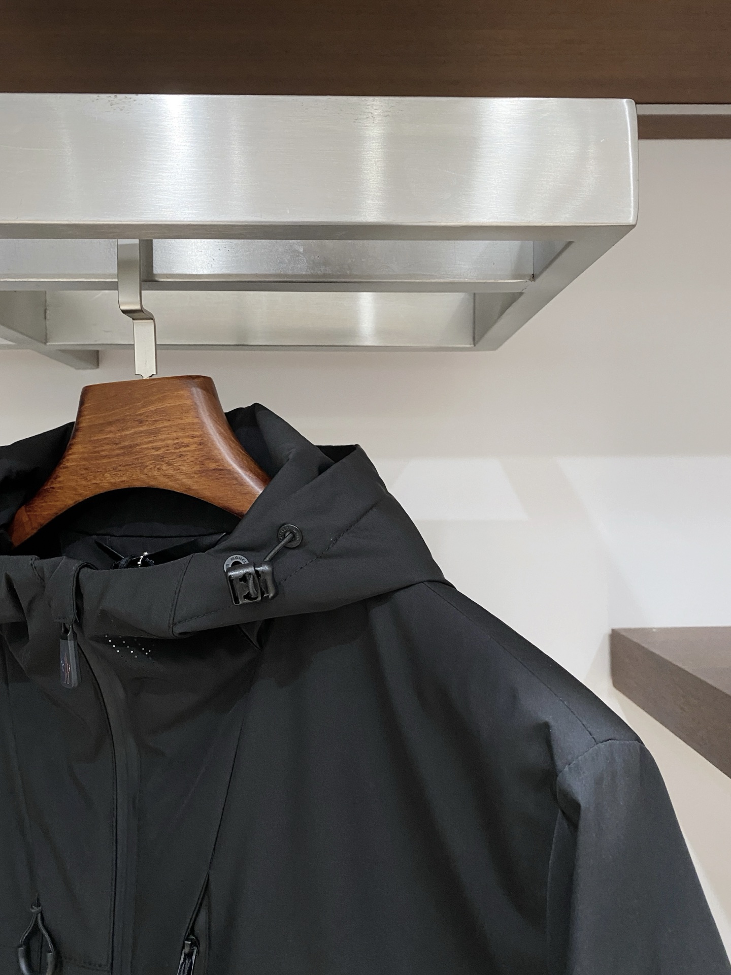 蒙口、2025最新款男士轻薄羽绒夹克、面料柔软舒适 ．上身版型超赞 ．拉链．辅料都是客供 、进口面料，轻