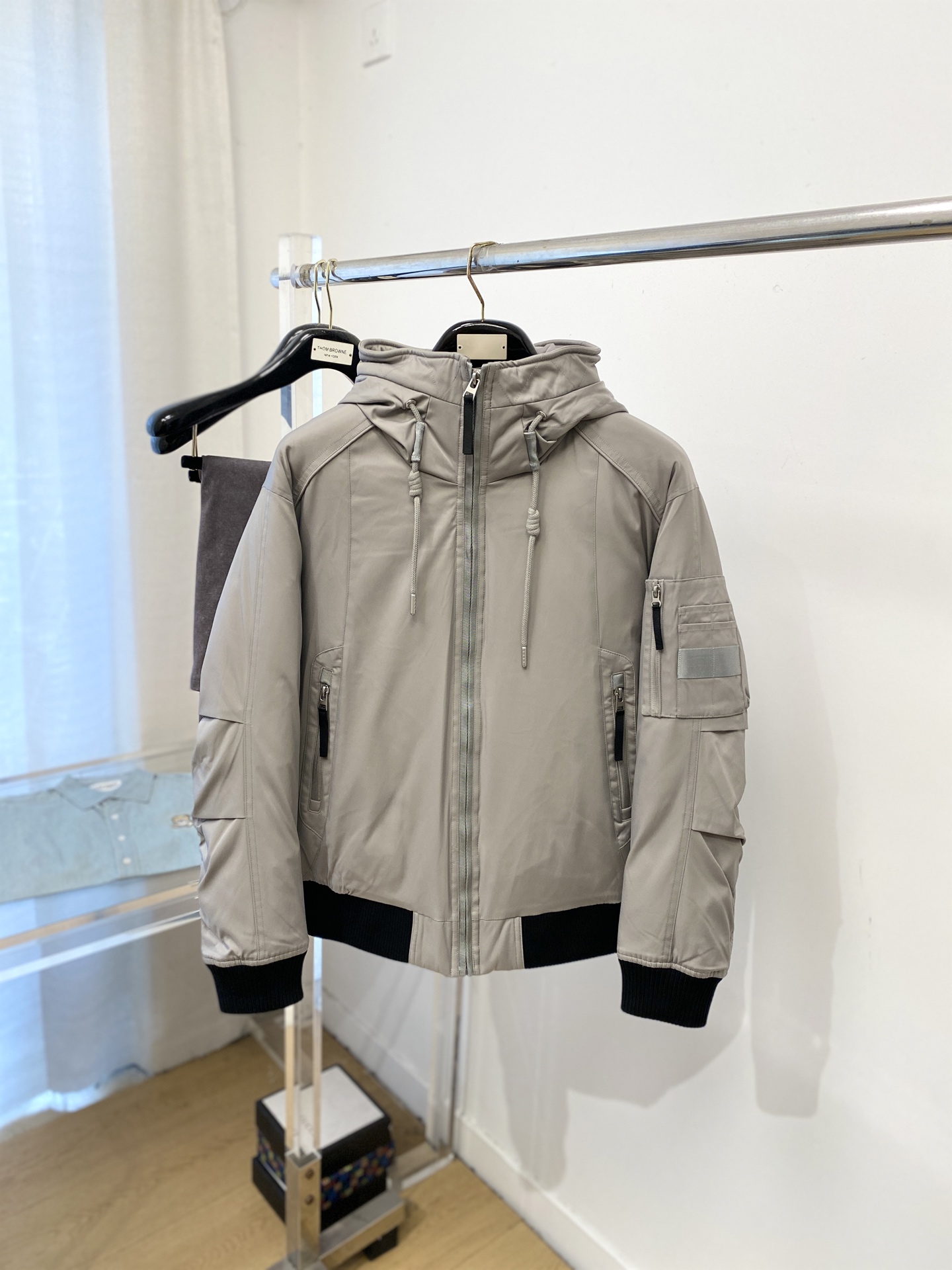 NO:622467,Ermenegildo Zegna, the latest 2025 men's lightweight down jacket, the fabric is soft and comfortable.  The upper body shape is awesome.  zipper.  The accessories are all custom-supplied and imported fabrics, which are light and comfortable, warm and stylish, simple and elegant!  Lightweight and warm, the best choice to keep out the cold in autumn and winter. Size M-3XL,,zegna,down jacket,alexander wang19860909杰尼亚、2025最新款男士轻薄羽绒服、面料柔软舒适 ．上身版型超赞 ．拉链．辅料都是客供 、进口面料,轻便舒适,保暖有型、简单大方款式！轻便保暖、秋冬御寒的最佳选择 码数M-3XL,,zegna,down jacket,alexander wang,Men's clothing