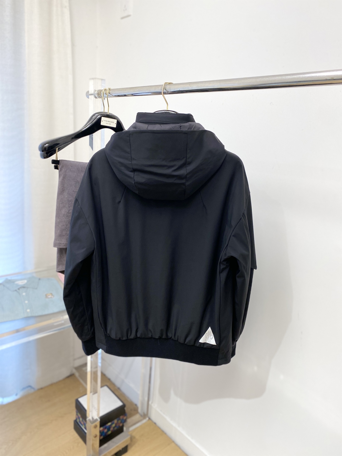 蒙口、2025最新款男士轻薄羽绒夹克、面料柔软舒适 ．上身版型超赞 ．拉链．辅料都是客供 、进口面料，轻