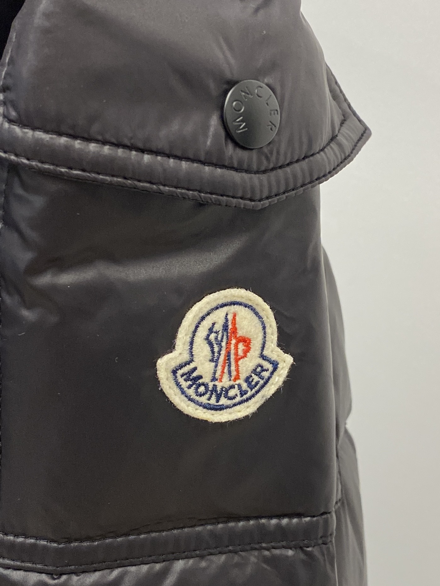 蒙口、2025最新款男士轻薄羽绒服、面料柔软舒适 ．上身版型超赞 ．拉链．辅料都是客供 、进口面料，轻便