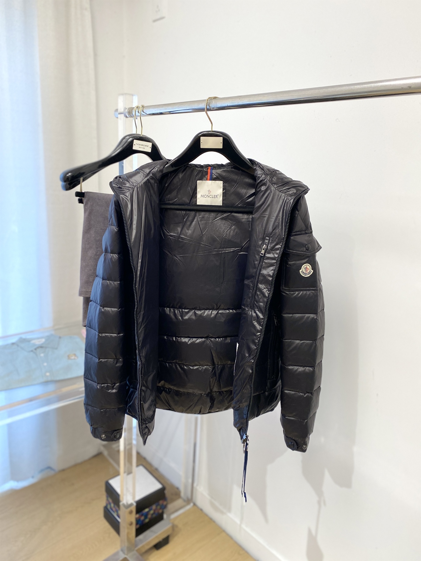 蒙口、2025最新款男士轻薄羽绒服、面料柔软舒适 ．上身版型超赞 ．拉链．辅料都是客供 、进口面料，轻便