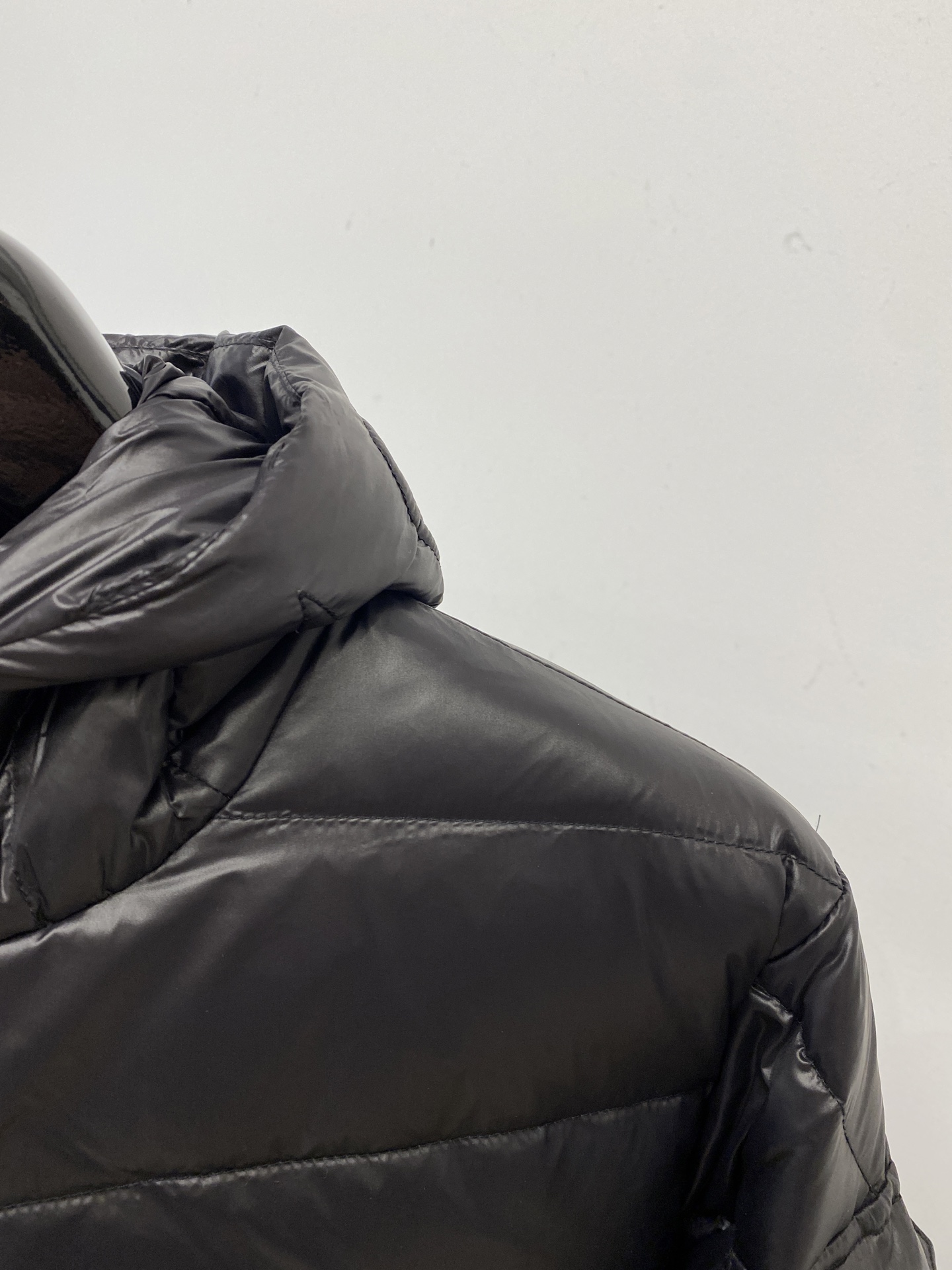 蒙口、2025最新款男士轻薄羽绒服、面料柔软舒适 ．上身版型超赞 ．拉链．辅料都是客供 、进口面料，轻便