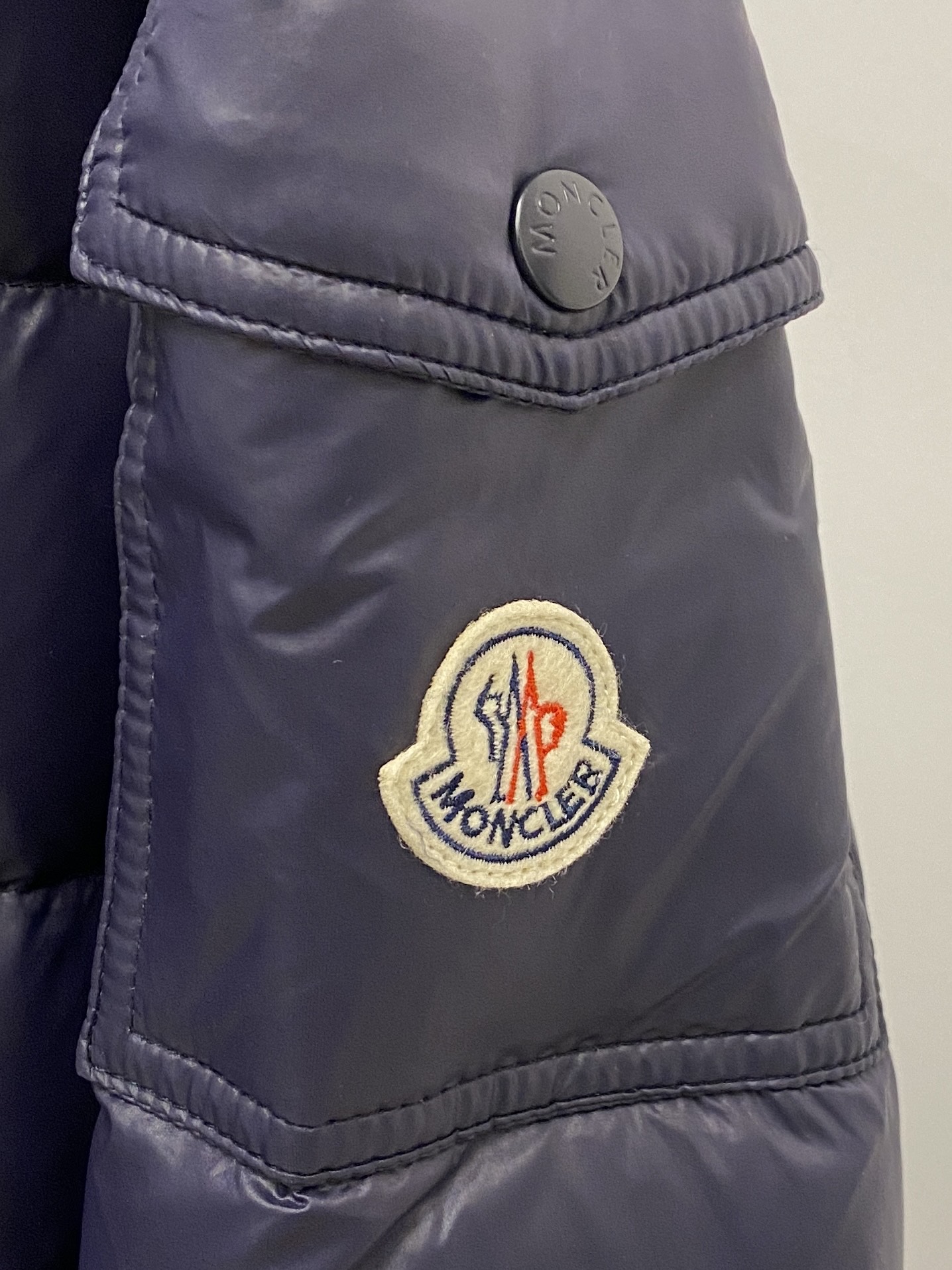 蒙口、2025最新款男士轻薄羽绒服、面料柔软舒适 ．上身版型超赞 ．拉链．辅料都是客供 、进口面料，轻便