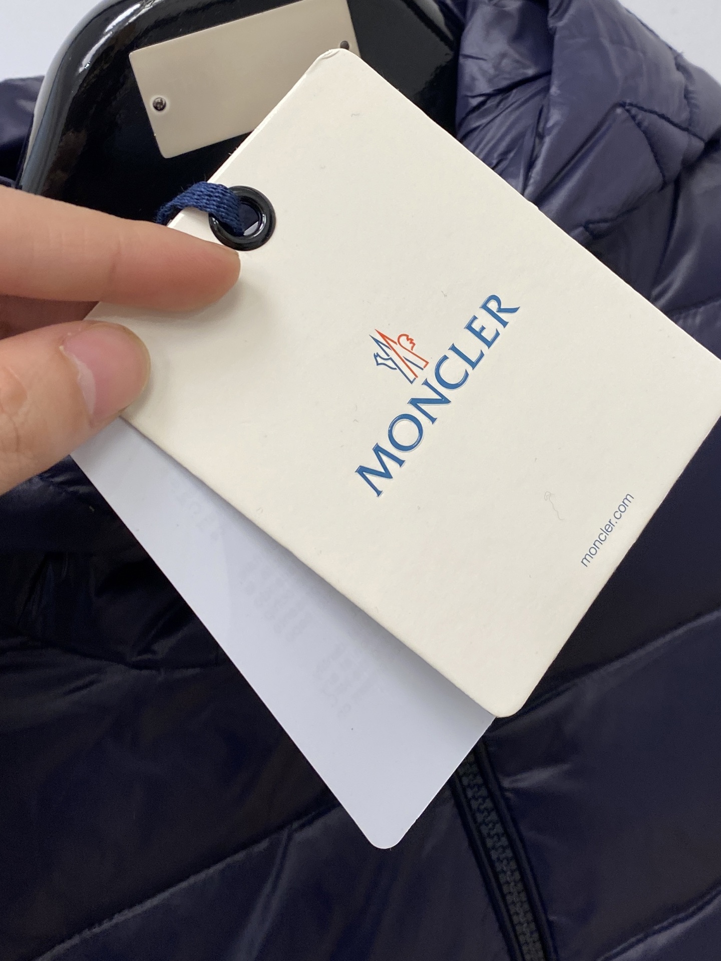 蒙口、2025最新款男士轻薄羽绒服、面料柔软舒适 ．上身版型超赞 ．拉链．辅料都是客供 、进口面料，轻便