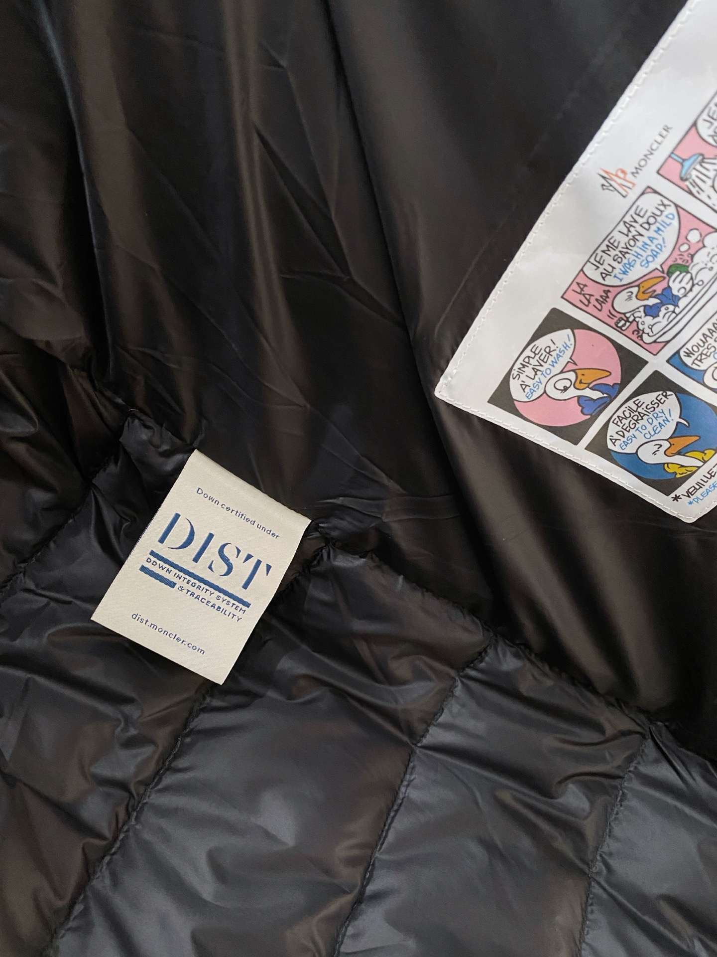 蒙口、2025最新款男士轻薄羽绒服、面料柔软舒适 ．上身版型超赞 ．拉链．辅料都是客供 、进口面料，轻便