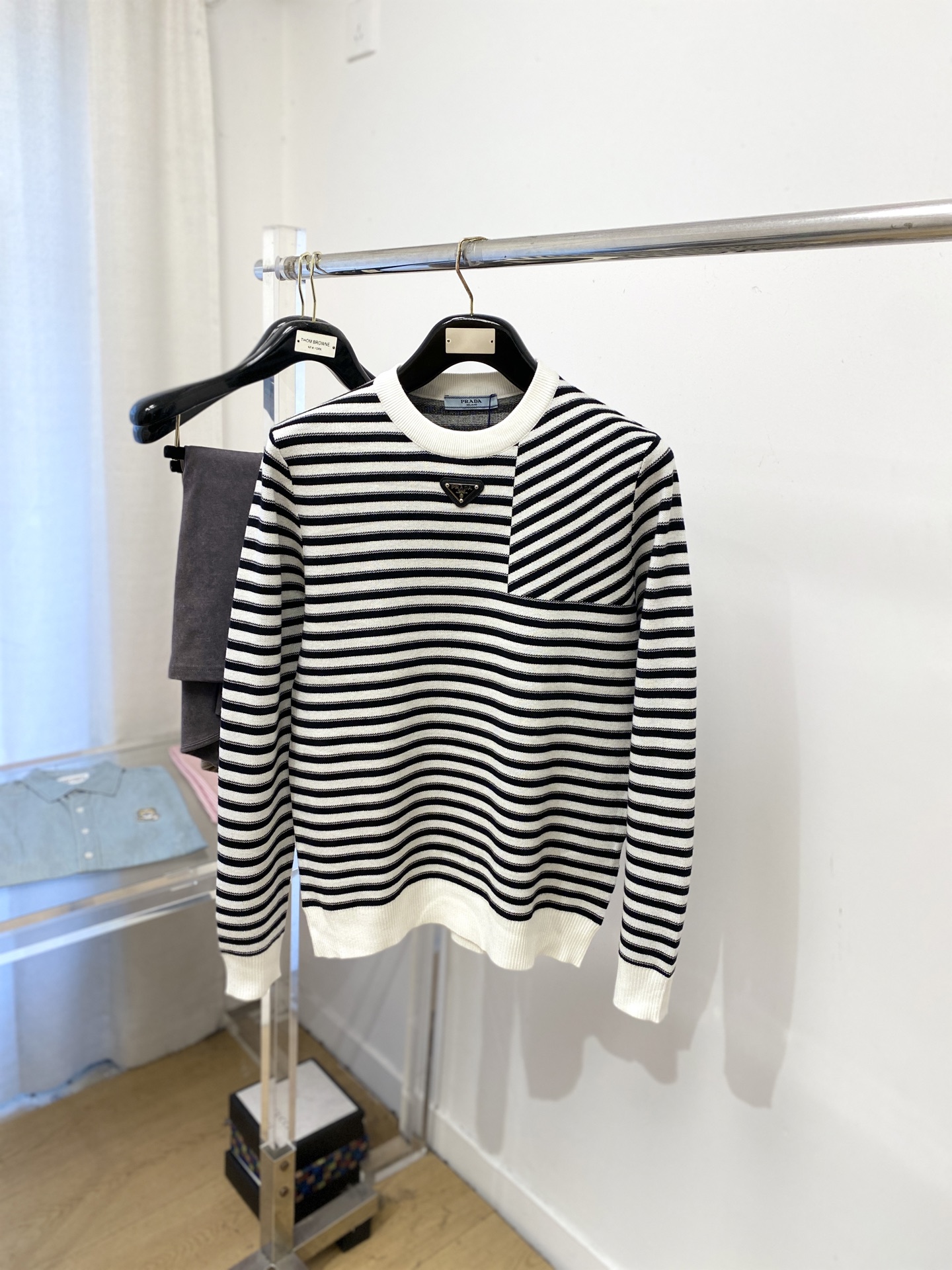 支持年后退换！ 普拉达、2025新品羊毛衣衣 具有手感细腻柔软，可直接与肌肤接触，让暖心的纱线变化出细腻