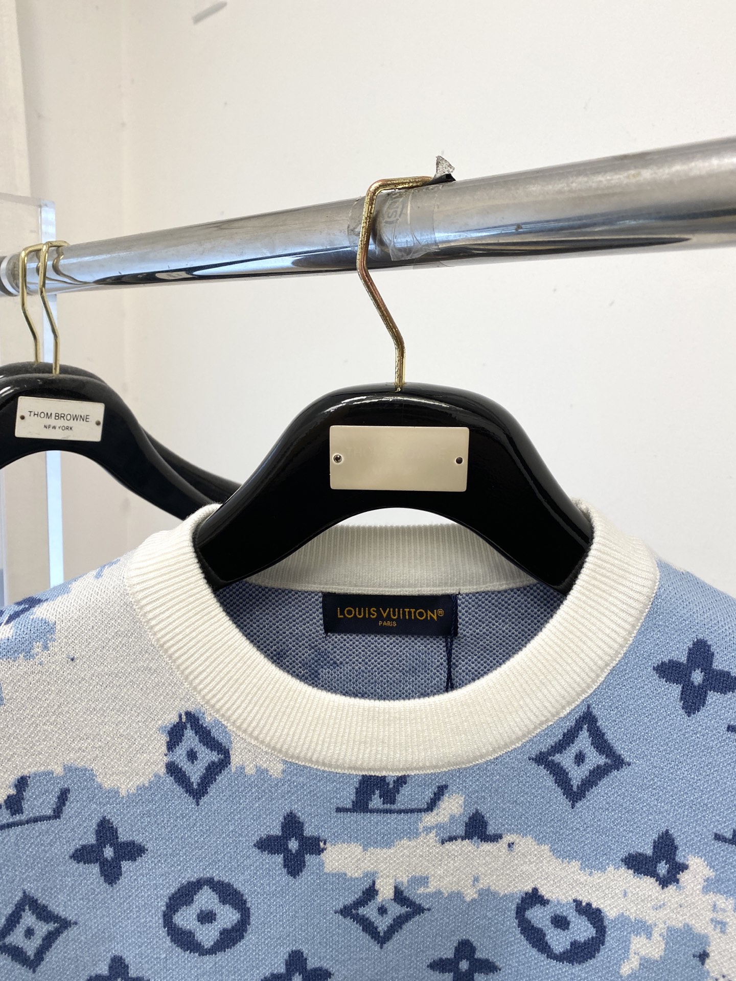 支持年后退换！ 路易威登、2025新品羊毛衣 具有手感细腻柔软，可直接与肌肤接触，让暖心的纱线变化出细腻