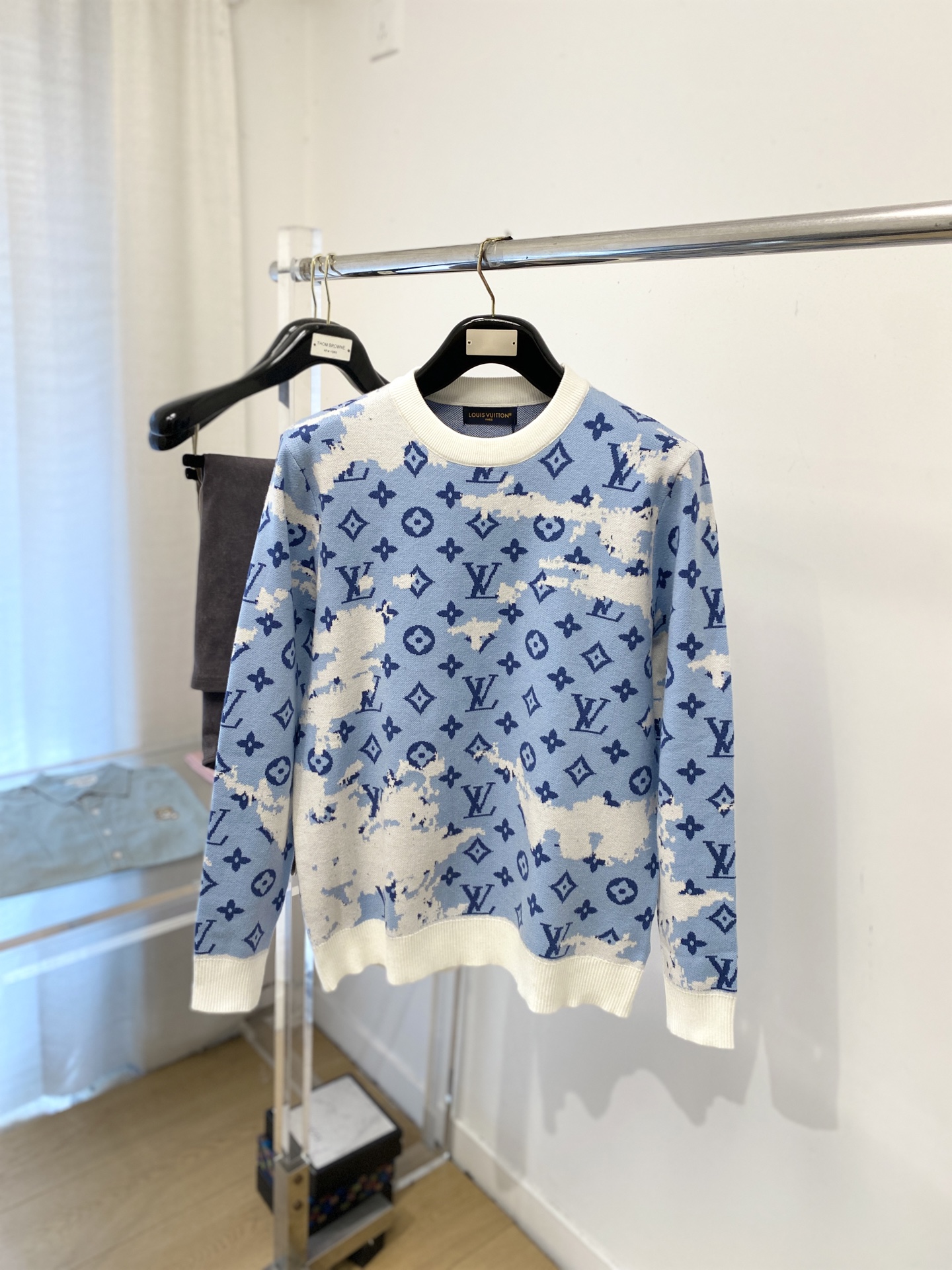 支持年后退换！ 路易威登、2025新品羊毛衣 具有手感细腻柔软，可直接与肌肤接触，让暖心的纱线变化出细腻