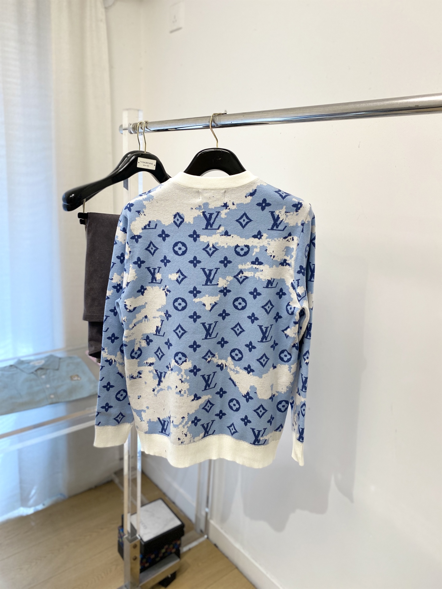 支持年后退换！ 路易威登、2025新品羊毛衣 具有手感细腻柔软，可直接与肌肤接触，让暖心的纱线变化出细腻