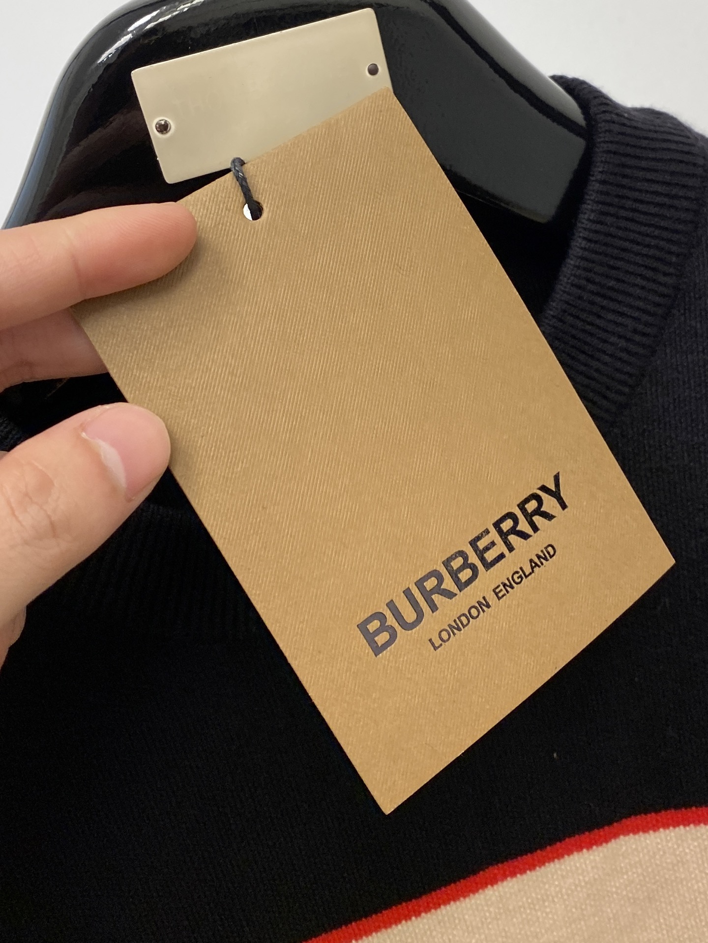 支持年后退换！ 巴宝莉、2025新品羊毛衣 具有手感细腻柔软，可直接与肌肤接触，让暖心的纱线变化出细腻的