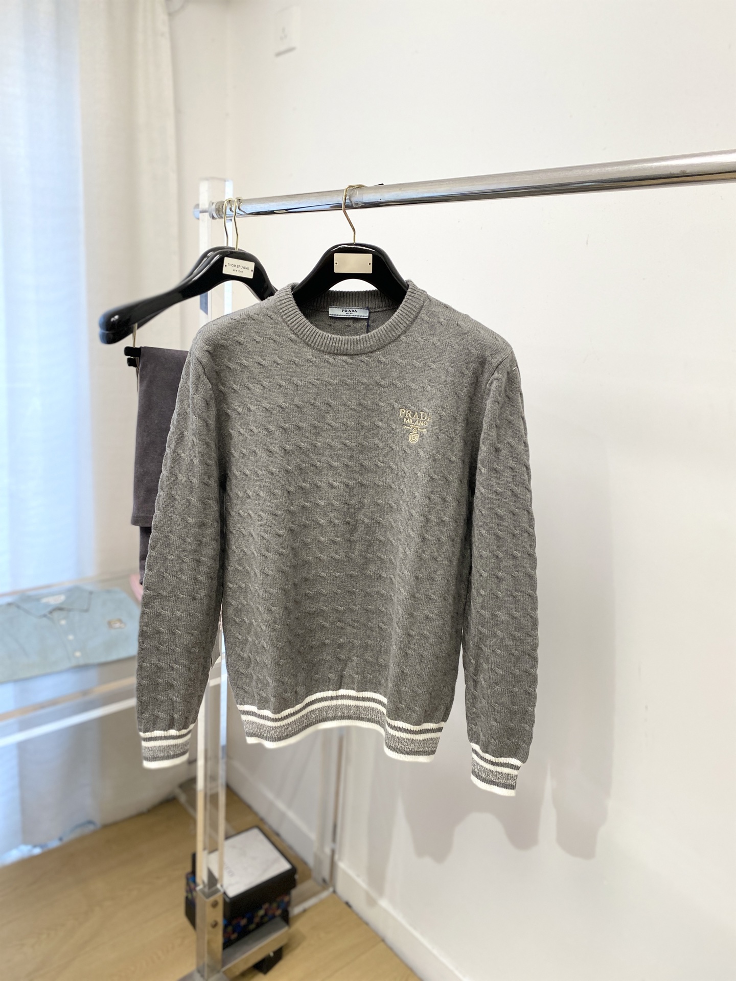 支持年后退换！ 普拉达、2025新品羊毛衣 具有手感细腻柔软，可直接与肌肤接触，让暖心的纱线变化出细腻的