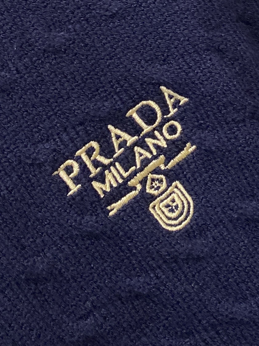 支持年后退换！ 普拉达、2025新品羊毛衣 具有手感细腻柔软，可直接与肌肤接触，让暖心的纱线变化出细腻的