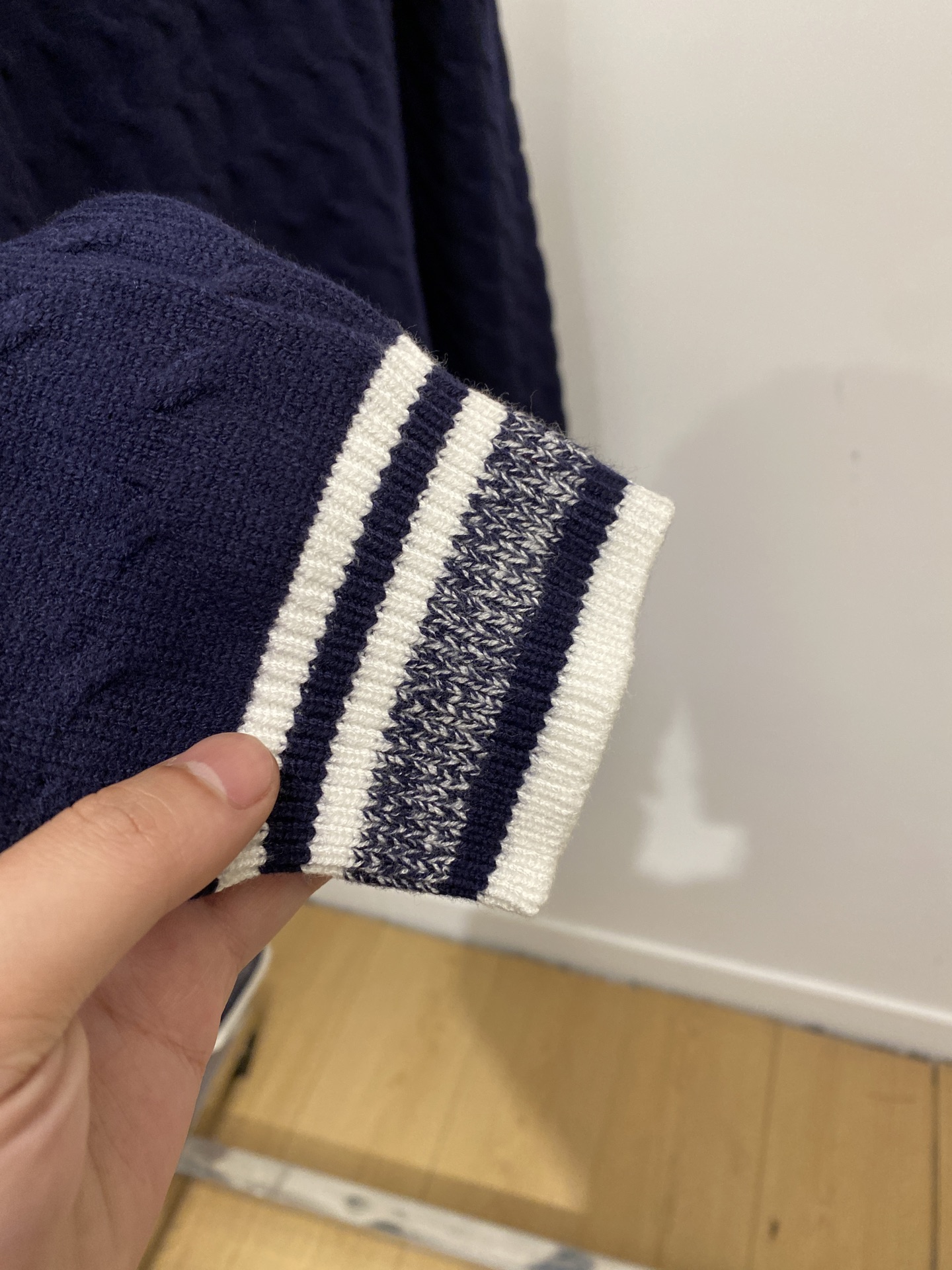 支持年后退换！ 普拉达、2025新品羊毛衣 具有手感细腻柔软，可直接与肌肤接触，让暖心的纱线变化出细腻的