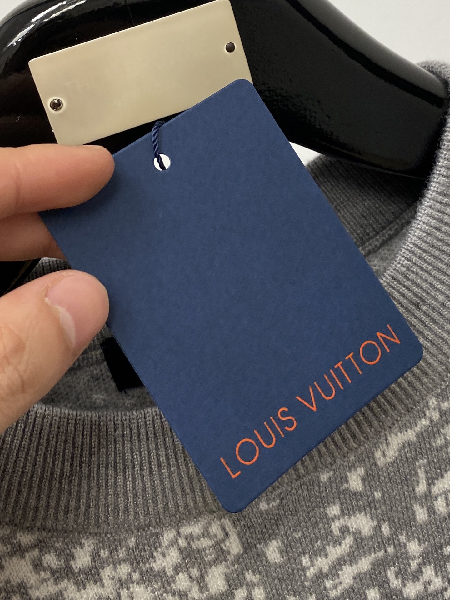 支持年后退换！ 路易威登、2025新品羊毛衣 具有手感细腻柔软，可直接与肌肤接触，让暖心的纱线变化出细腻