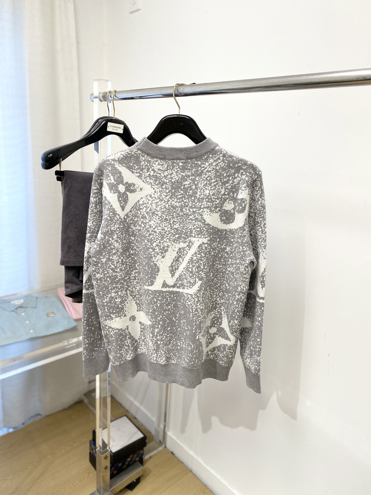 支持年后退换！ 路易威登、2025新品羊毛衣 具有手感细腻柔软，可直接与肌肤接触，让暖心的纱线变化出细腻