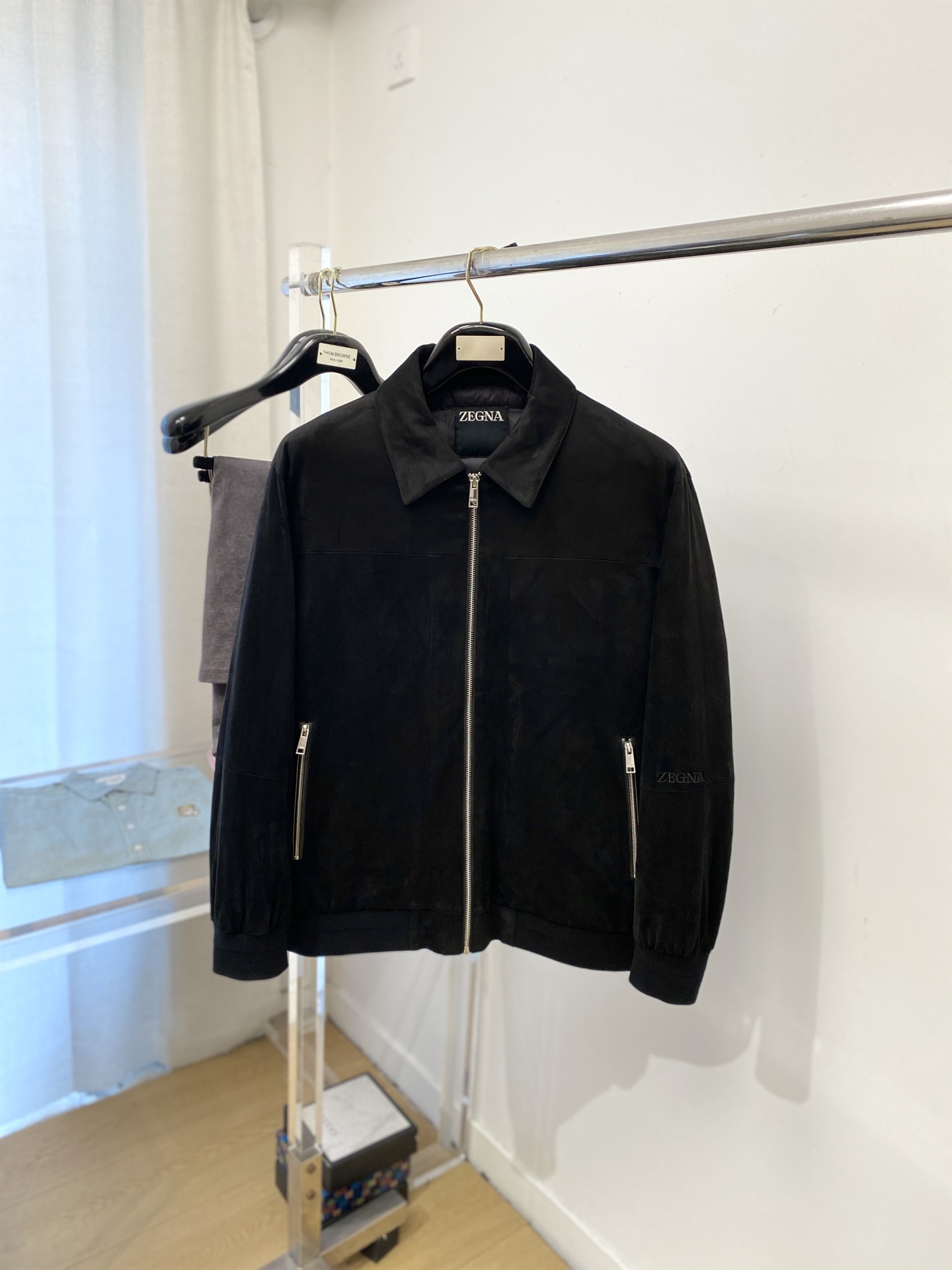 NO:648837,Ermenegildo Zegna, the latest 2025 men's lightweight down jacket, the fabric is soft and comfortable.  The upper body shape is awesome.  zipper.  The accessories are all custom-supplied and imported fabrics, which are light and comfortable, warm and stylish, simple and elegant!  Lightweight and warm, the best choice to keep out the cold in autumn and winter. Size M-3XL,,zegna,jackets & coats,down jacket,alexander wang19860909杰尼亚、2025最新款男士轻薄羽绒夹克、面料柔软舒适 ．上身版型超赞 ．拉链．辅料都是客供 、进口面料,轻便舒适,保暖有型、简单大方款式！轻便保暖、秋冬御寒的最佳选择 码数M-3XL,,zegna,jackets & coats,down jacket,alexander wang,Men's clothing