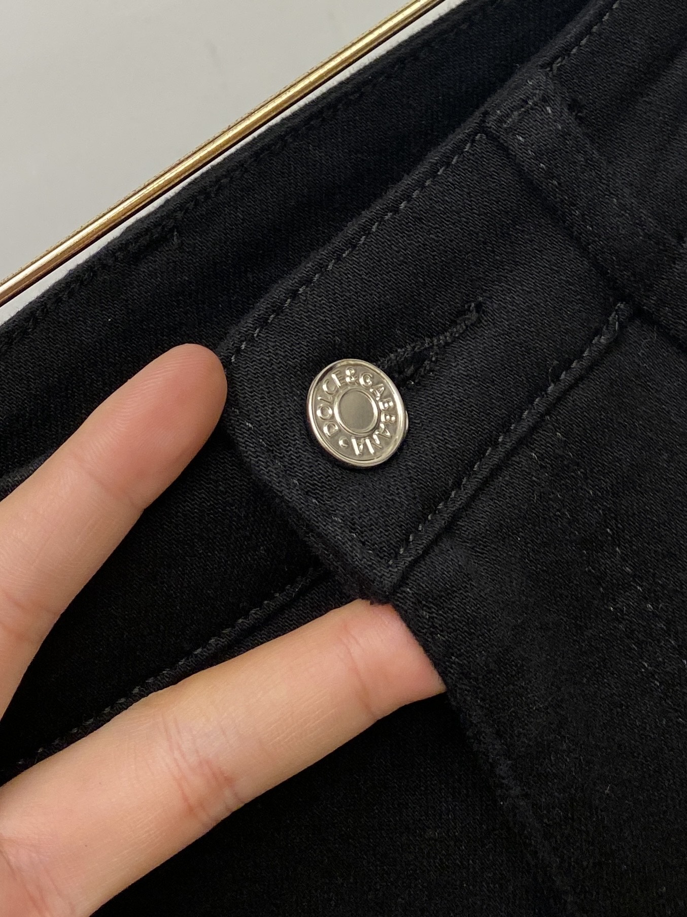 DG、2025最新品，专柜同步有售，原单狠货，水洗休闲牛仔裤，进口原版水洗弹力面料，舒适有弹性，原版五金