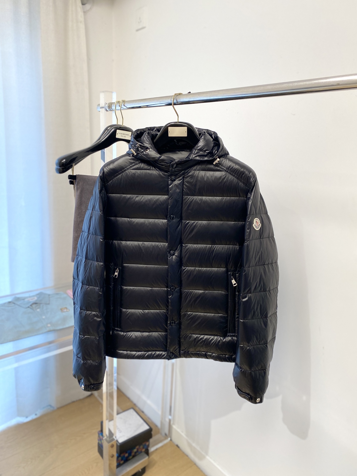 NO:651278,Meng Mouth, the latest 2025 men's lightweight down jacket, the fabric is soft and comfortable.  The upper body shape is awesome.  zipper.  The accessories are all custom-supplied and imported fabrics, which are light and comfortable, warm and stylish, simple and elegant!  Lightweight and warm, the best choice to keep out the cold in autumn and winter. Size M-3XL, Moncler, down jacket, alexander wang19860909蒙口、2025最新款男士轻薄羽绒服、面料柔软舒适 ．上身版型超赞 ．拉链．辅料都是客供 、进口面料,轻便舒适,保暖有型、简单大方款式！轻便保暖、秋冬御寒的最佳选择 码数M-3XL,,Moncler,down jacket,alexander wang,Men's clothing