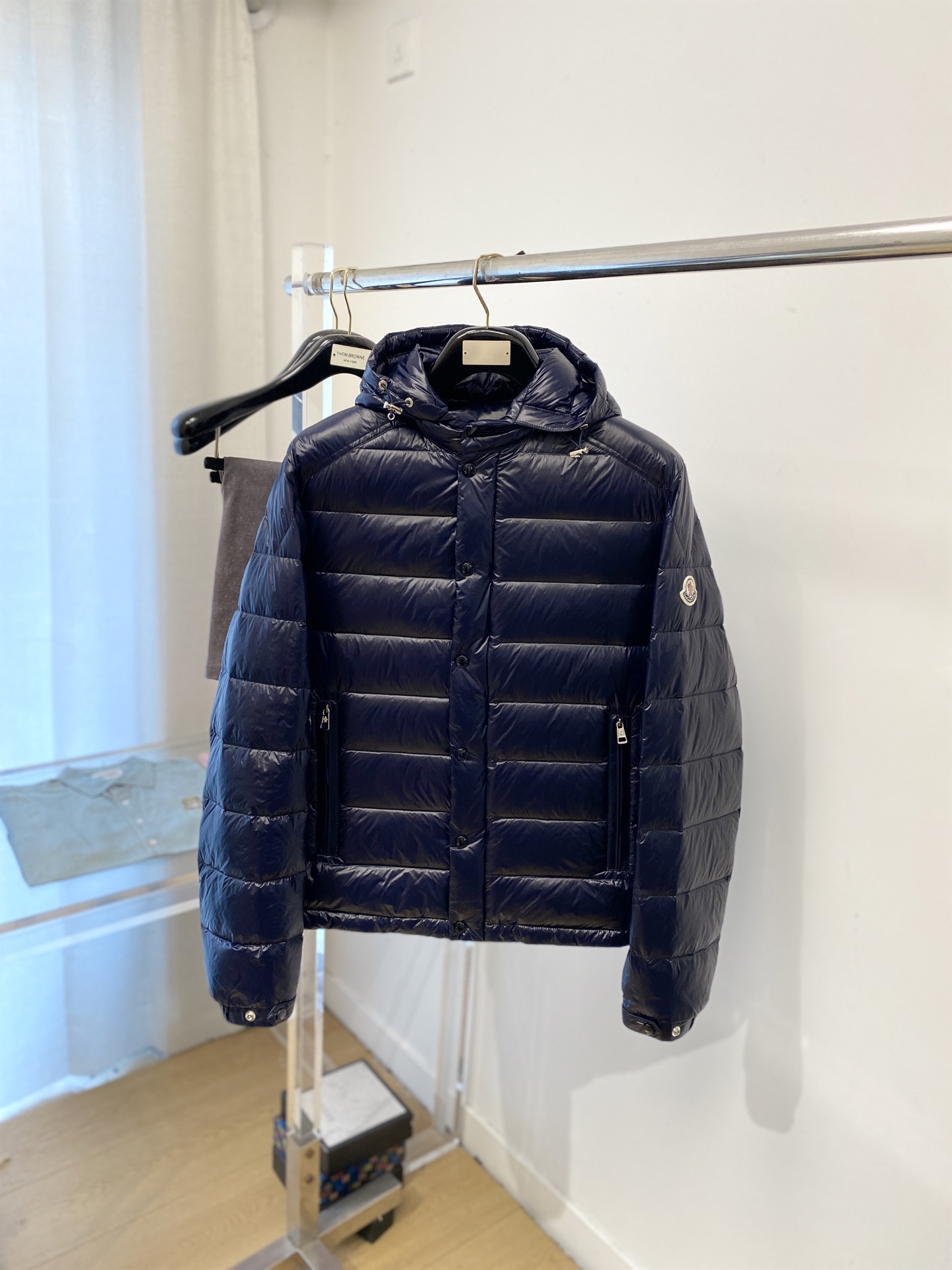 NO:654151,Meng Mouth, the latest 2025 men's lightweight down jacket, the fabric is soft and comfortable.  The upper body shape is awesome.  zipper.  The accessories are all custom-supplied and imported fabrics, which are light and comfortable, warm and stylish, simple and elegant!  Lightweight and warm, the best choice to keep out the cold in autumn and winter. Size M-3XL, Moncler, down jacket, alexander wang19860909蒙口、2025最新款男士轻薄羽绒服、面料柔软舒适 ．上身版型超赞 ．拉链．辅料都是客供 、进口面料,轻便舒适,保暖有型、简单大方款式！轻便保暖、秋冬御寒的最佳选择 码数M-3XL,,Moncler,down jacket,alexander wang,Men's clothing