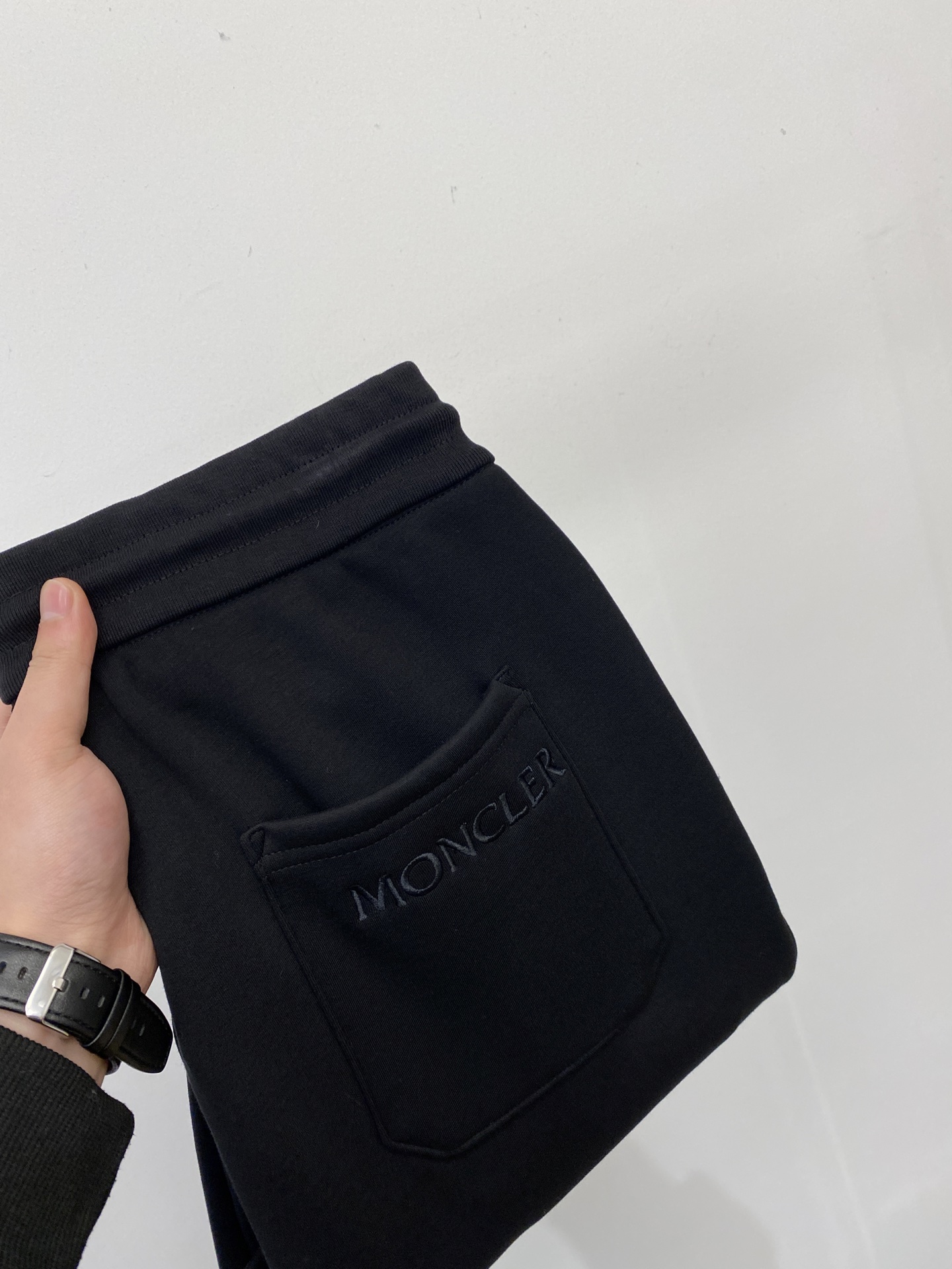 NO:624344,Covered mouth, 2025 popular casual pants, high elasticity, slimming, simple and versatile, popular style, fine workmanship, every stitch can be seen attentiveness, favorite of many celebrities and Internet celebrities, elongating body proportions!  Slightly elastic ^_^Comfortable fabric Details Body size M-2XL,,Moncler,alexander wang19860909蒙口、2025爆款休闲裤 高弹显瘦必爆简约百搭爆款,做工精细,每一针都看得到用心,超多明星网红最爱 拉长身材比例哦！微弹 ^_^舒适面料 细节体码数M-2XL,,Moncler,alexander wang,Men's clothing