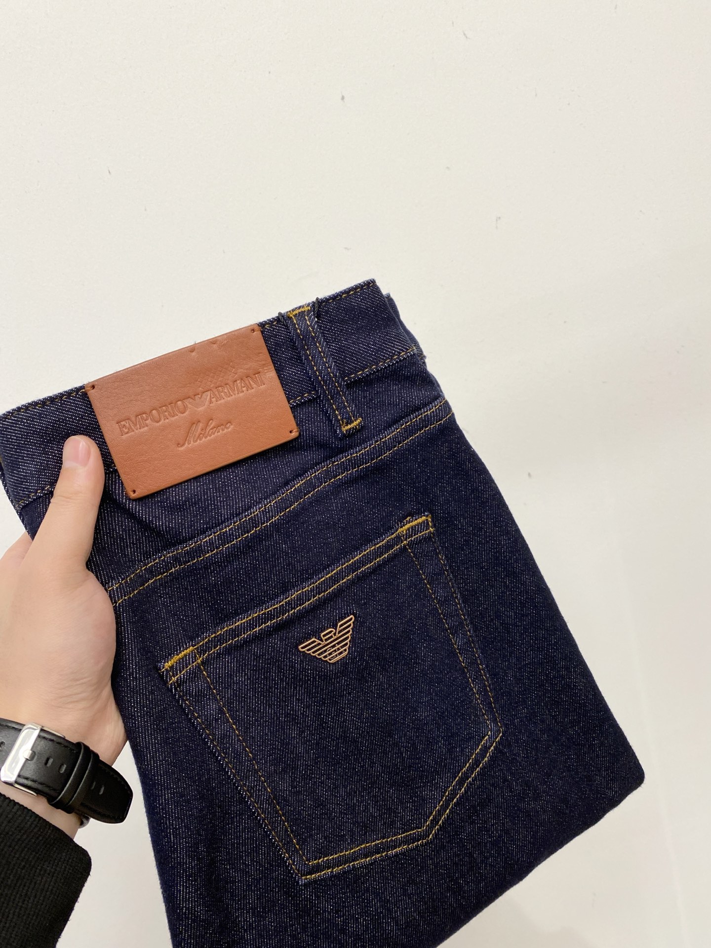 NO:624349,Armani, 2025 latest products, available at counters at the same time, original goods, washed casual jeans, imported original washed stretch fabrics, comfortable and elastic, original hardware accessories decorated with logo, super correct version, extremely high grade, counter quality, fashionable upper body, code number 29-36,,armani,jeans,alexander wang19860909阿玛尼、 2025最新品,专柜同步有售,原单狠货,水洗休闲牛仔裤,进口原版水洗弹力面料,舒适有弹性,原版五金辅料装饰logo,版型超正,档次极高,专柜品质,上身时尚有型,码数29-36,,armani,jeans,alexander wang,Men's clothing